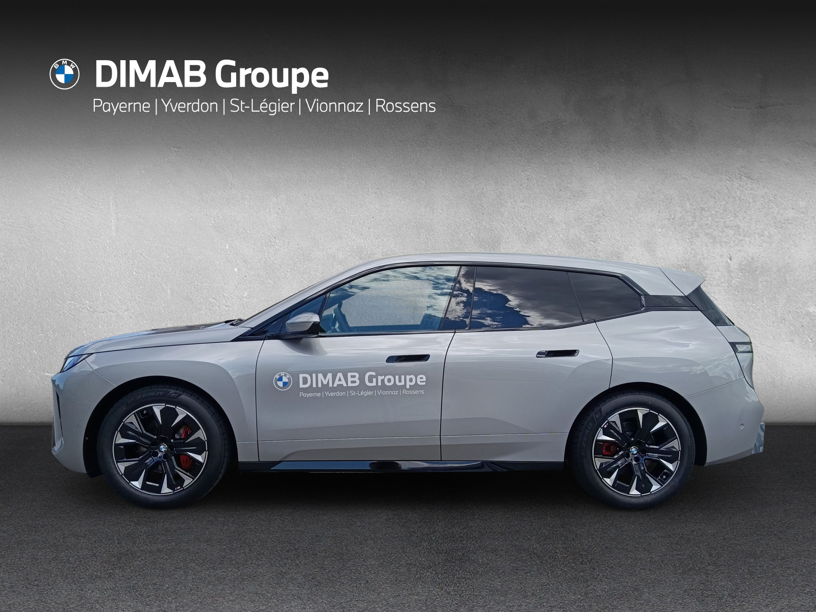 BMW iX xDrive60 M Sport Pro**Action de leasing à 0.9%**-showroom-element-1