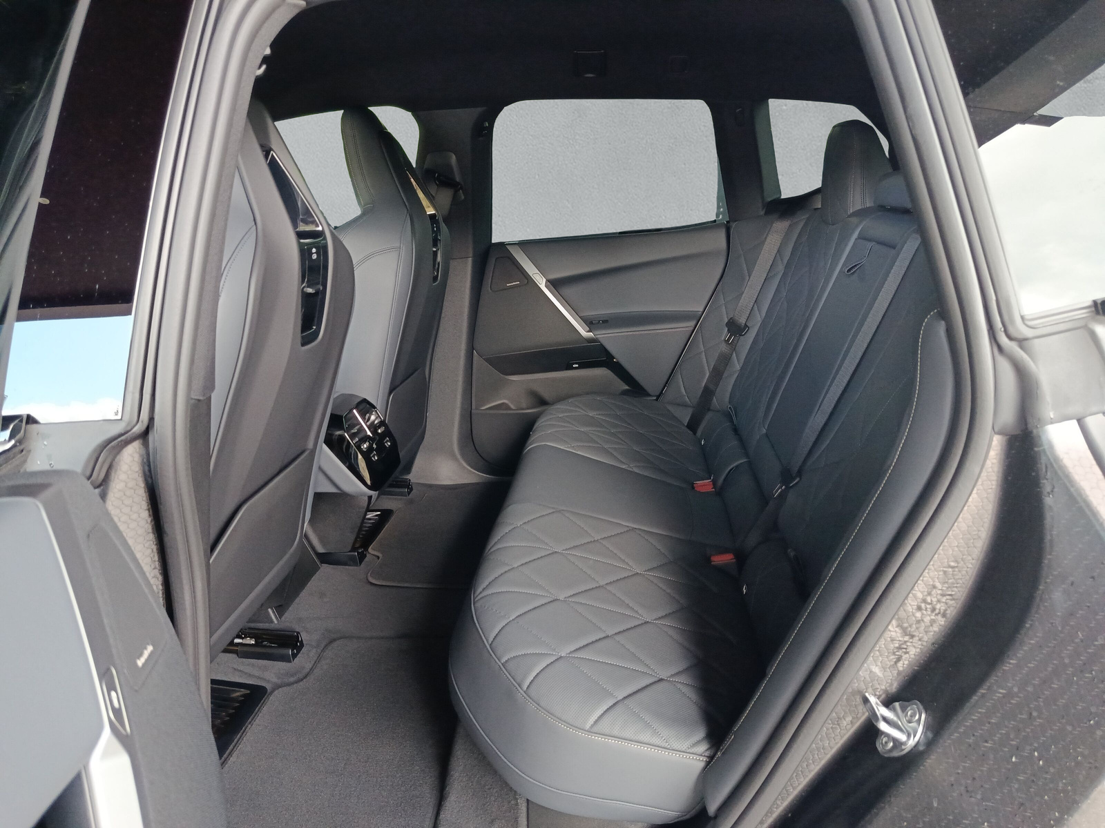 BMW iX xDrive60 M Sport Pro**Action de leasing à 0.9%**-image-15