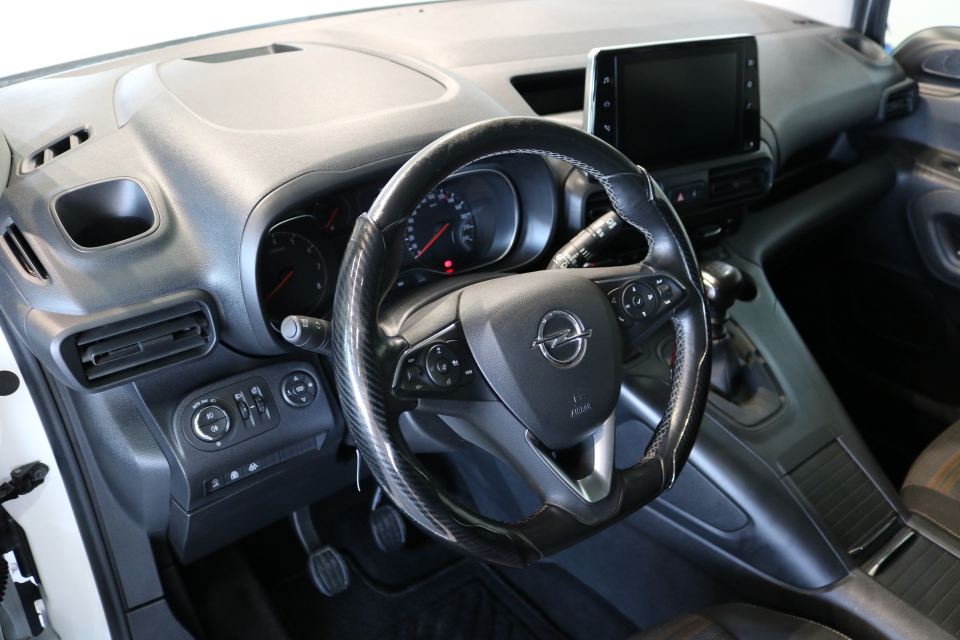 OPEL Combo Life 1.2 Innovation-image-30