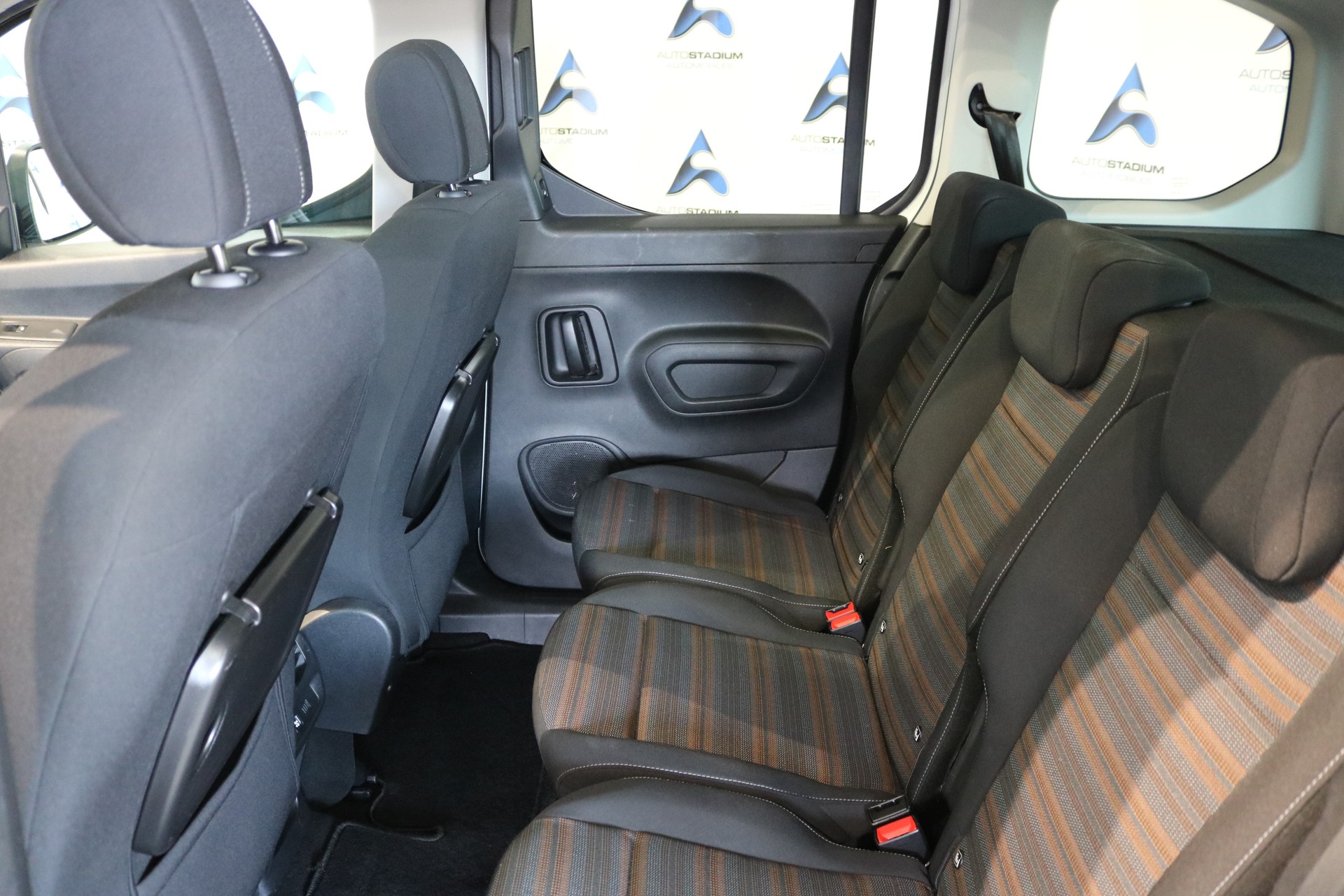 OPEL Combo Life 1.2 Innovation-showroom-element-3