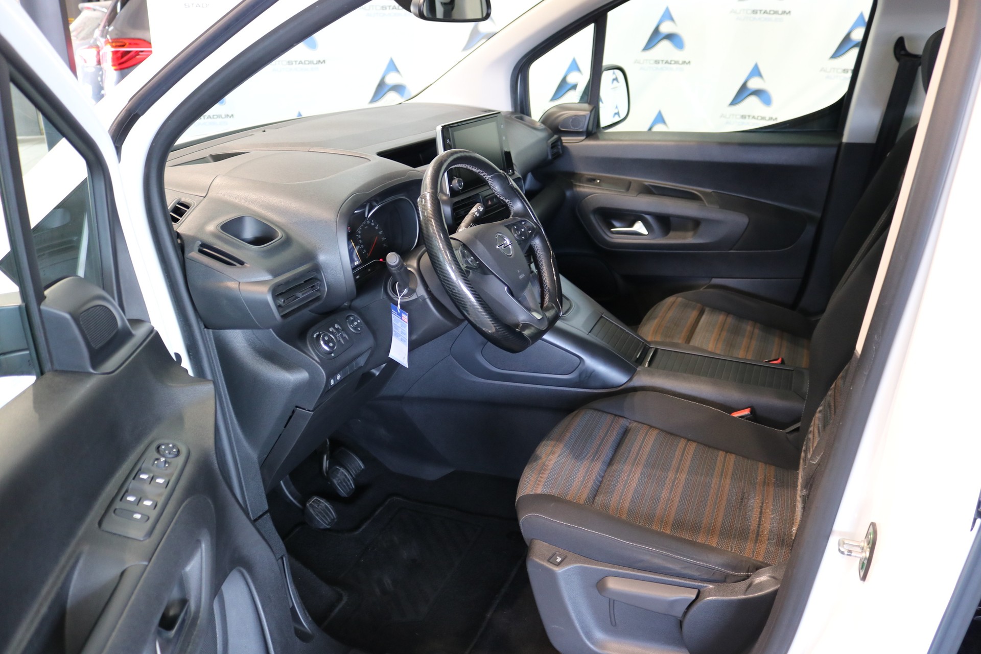 OPEL Combo Life 1.2 Innovation-showroom-element-2