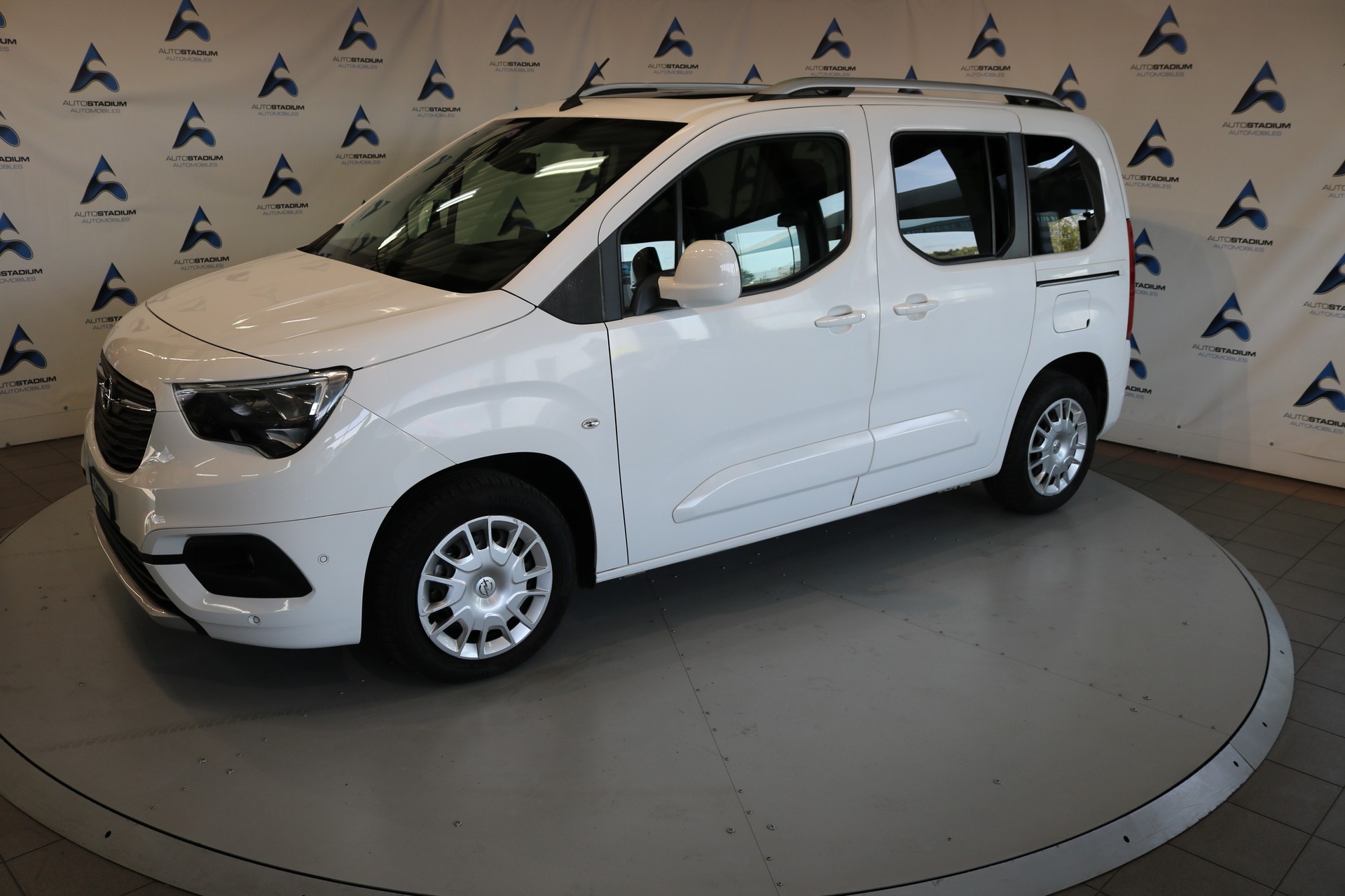 OPEL Combo Life 1.2 Innovation-image-10