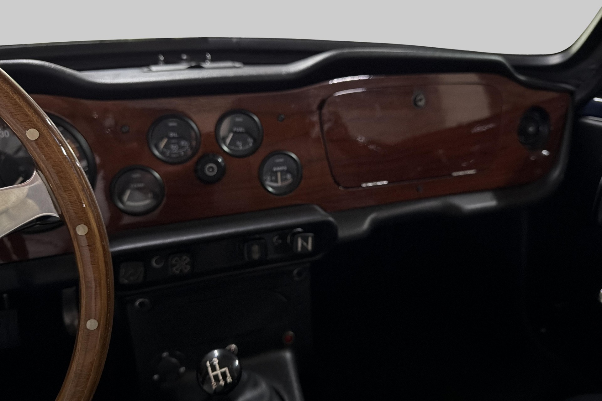 TRIUMPH 2.5 V6 *150CV* Vétéran-image-11