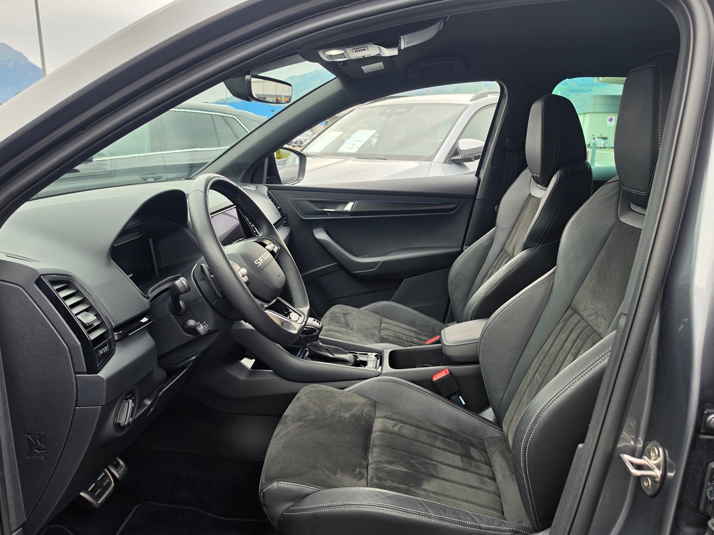 SKODA Karoq 2.0 TSI SportLine 4x4 DSG-image-5