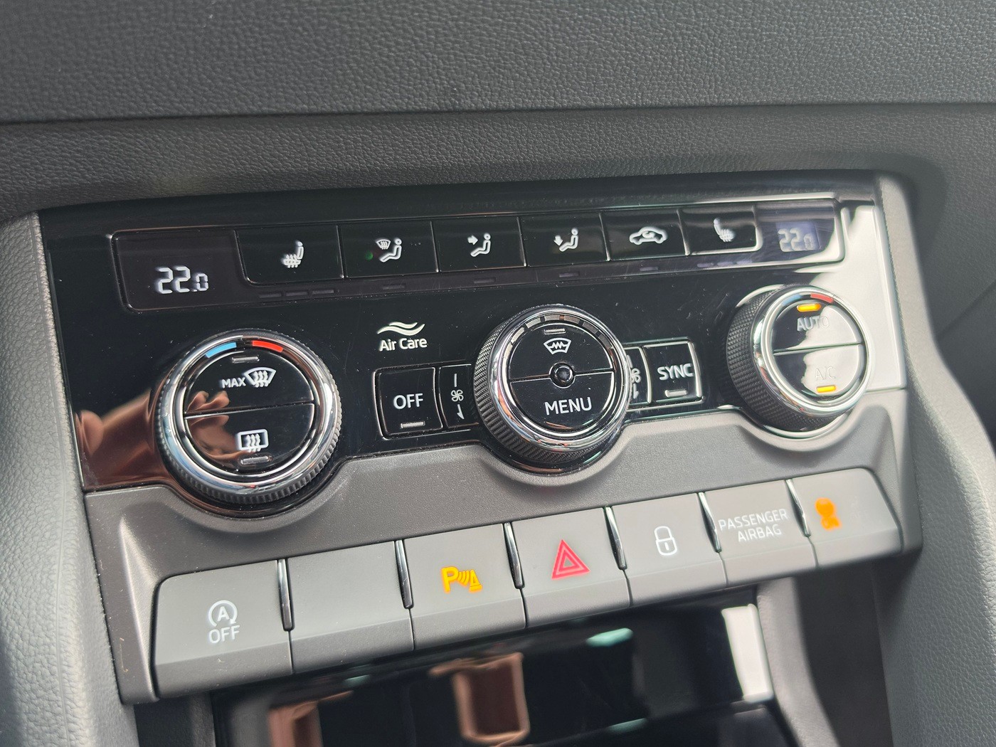 SKODA Karoq 2.0 TSI SportLine 4x4 DSG-image-11