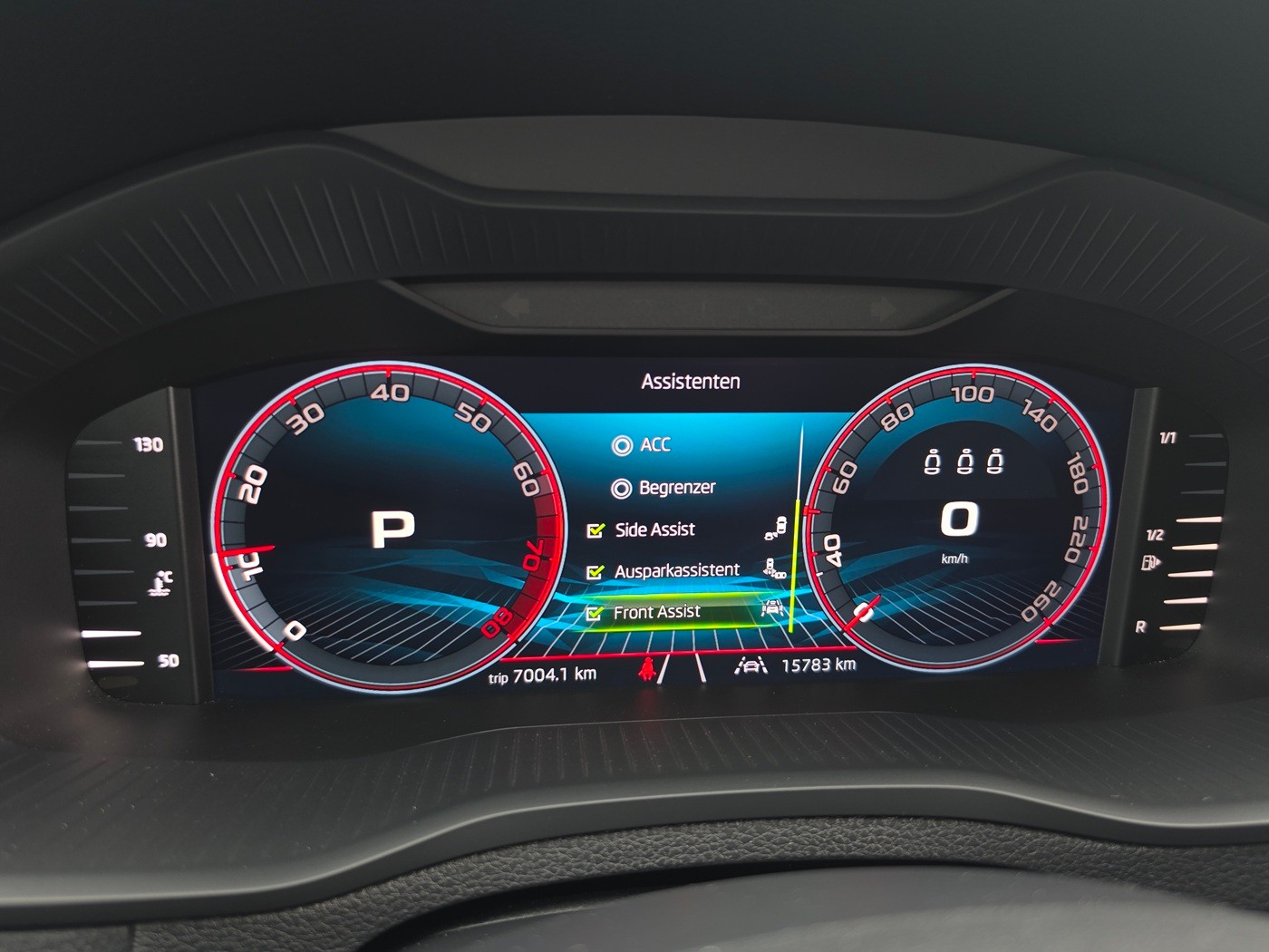 SKODA Karoq 2.0 TSI SportLine 4x4 DSG-image-17