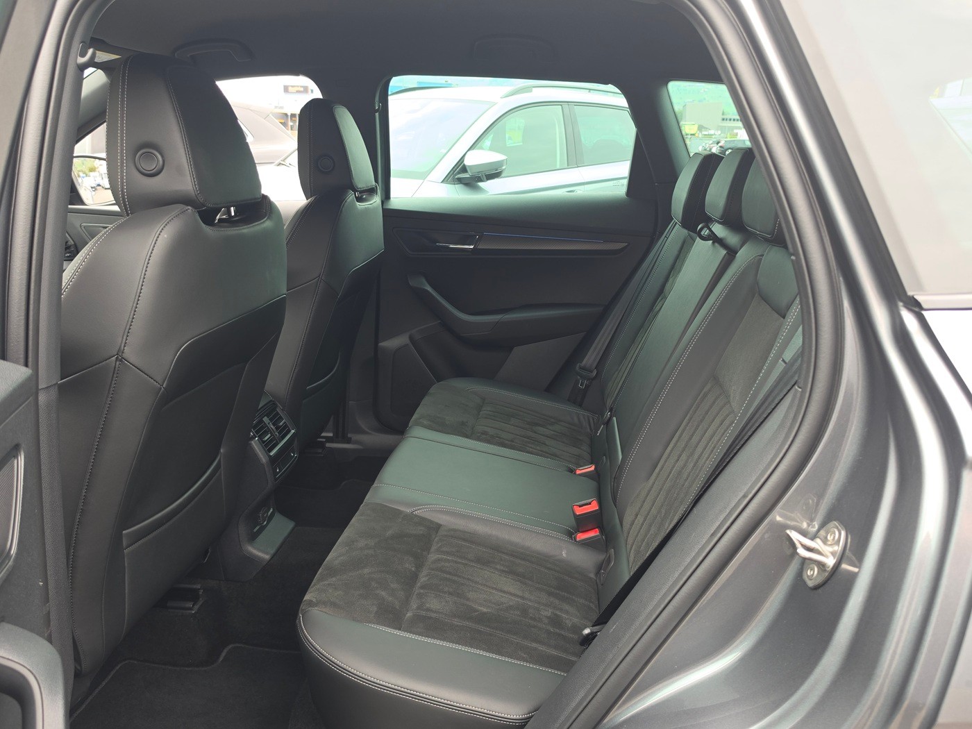 SKODA Karoq 2.0 TSI SportLine 4x4 DSG-image-6