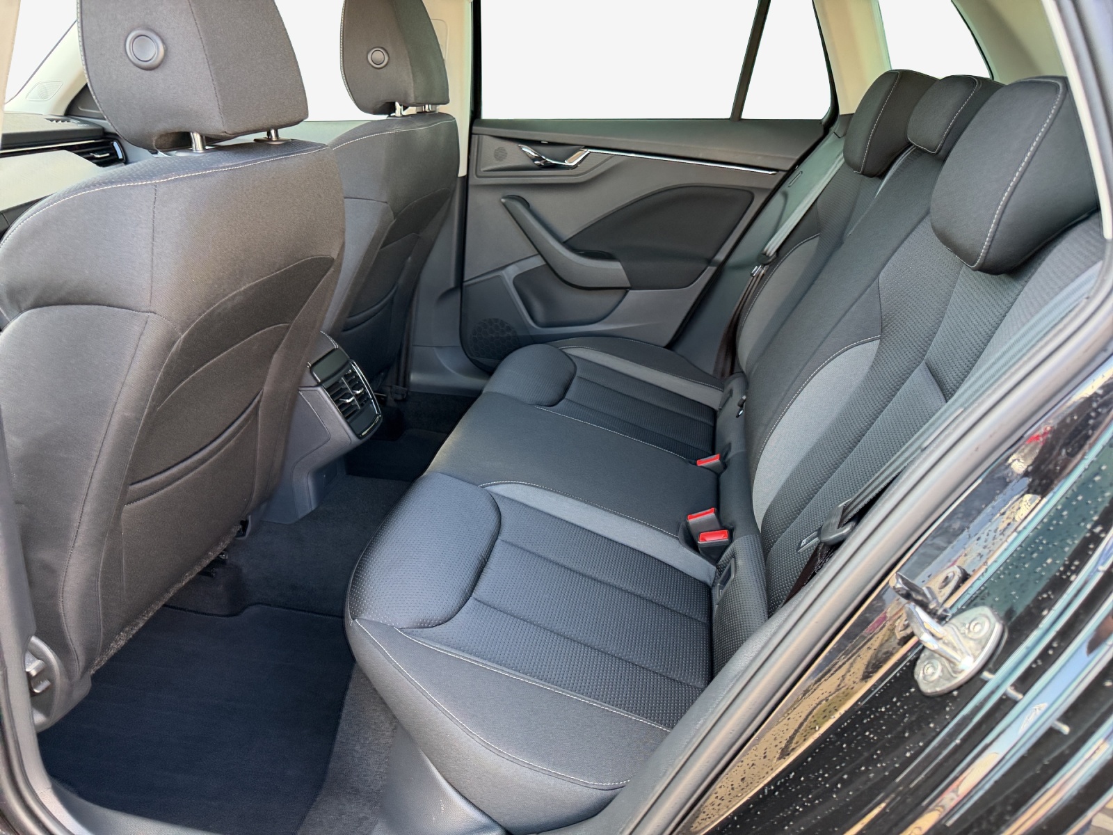 SKODA Kamiq 1.0 TSI Tour-image-11