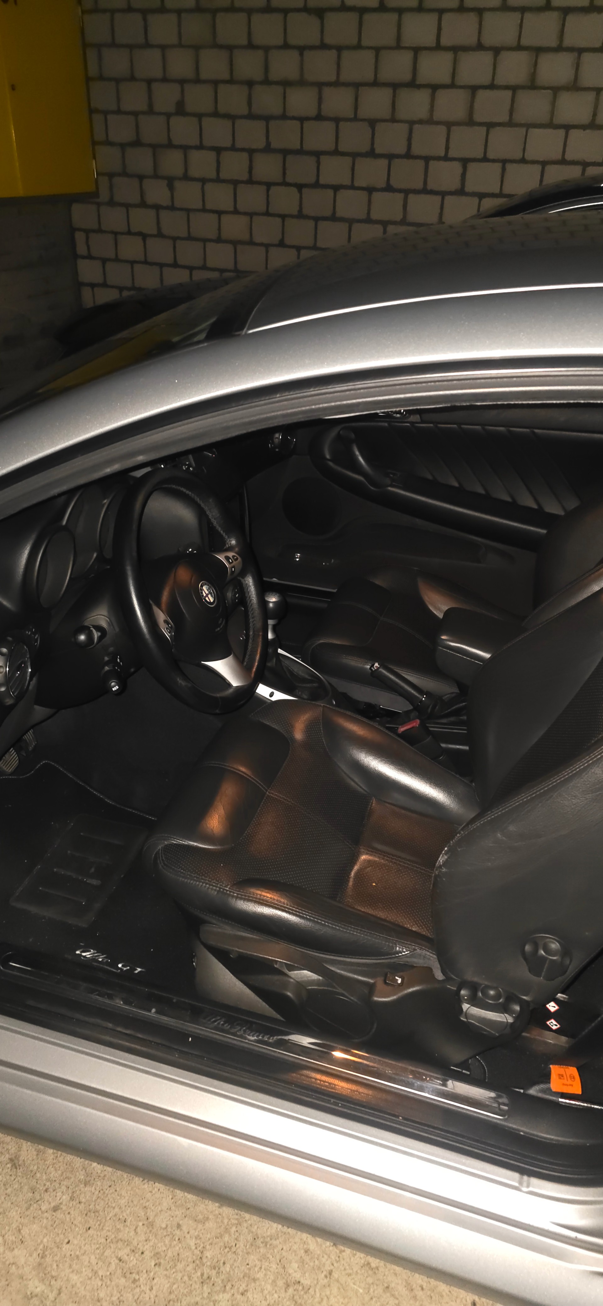 ALFA ROMEO 3.2 V6 24V Distinctive-image-1