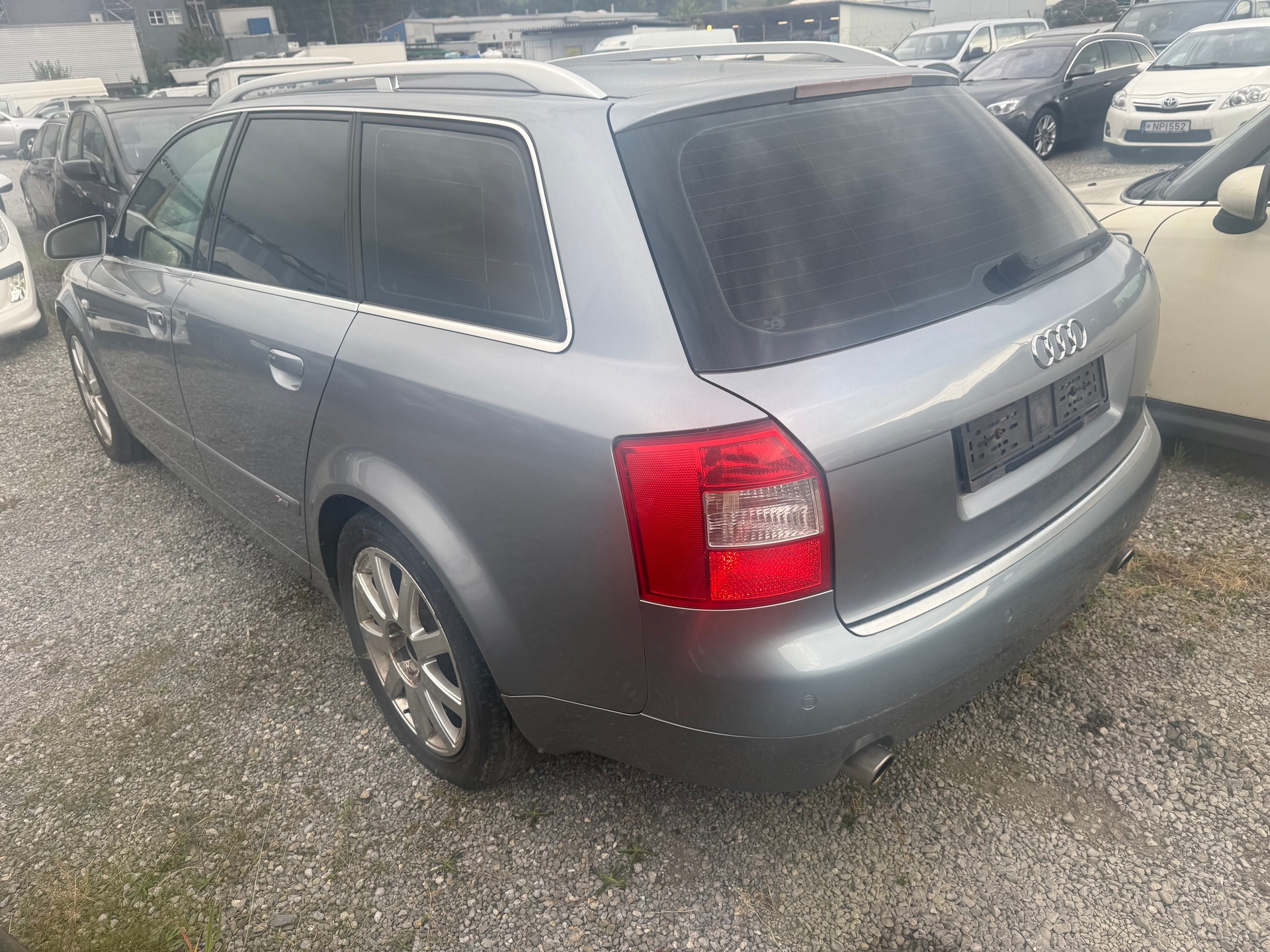 AUDI A4 Avant 1.8 T quattro-image-4