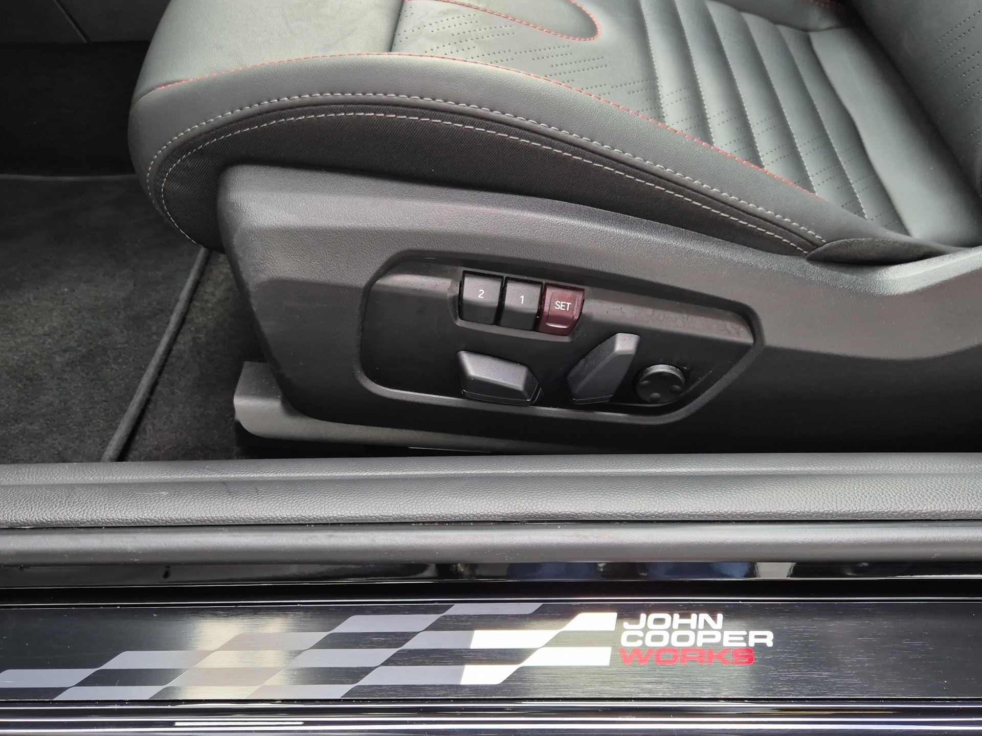 MINI Cooper John Cooper Works DKG-image-9
