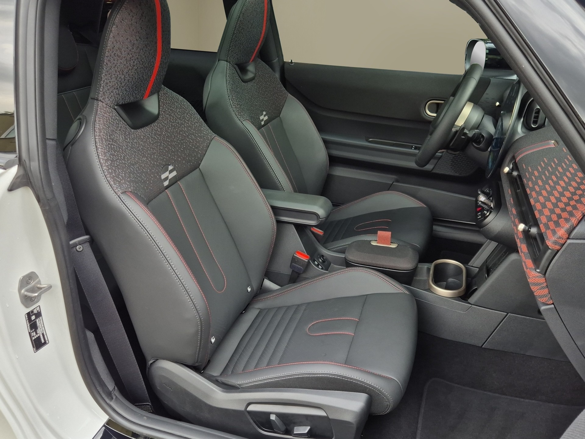 MINI Cooper John Cooper Works DKG-image-16