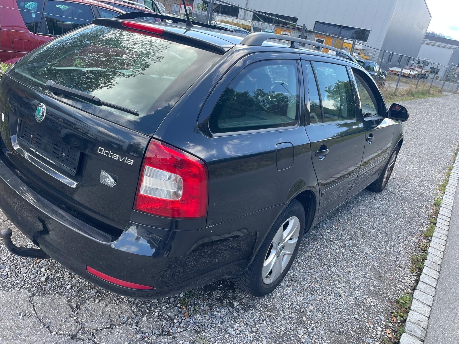 SKODA Octavia Combi 1.8 TSI Laurin & Klement 4x4-showroom-element-1