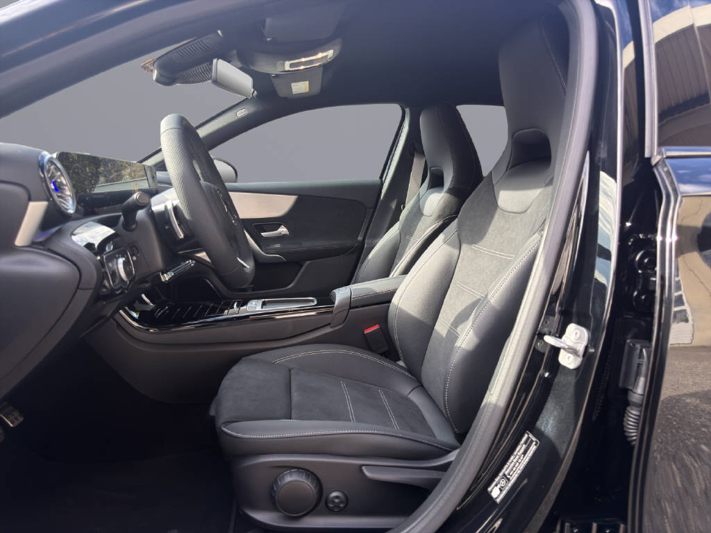 MERCEDES-BENZ A 220 AMG Line 4matic-image-7