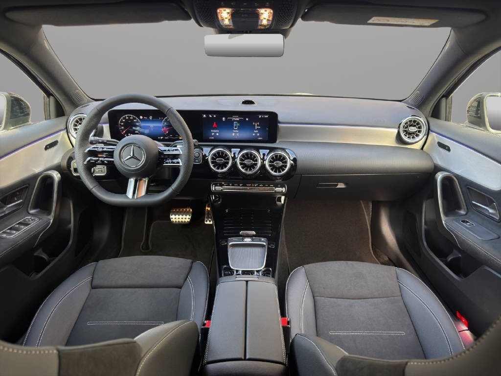 MERCEDES-BENZ A 220 AMG Line 4matic-image-11