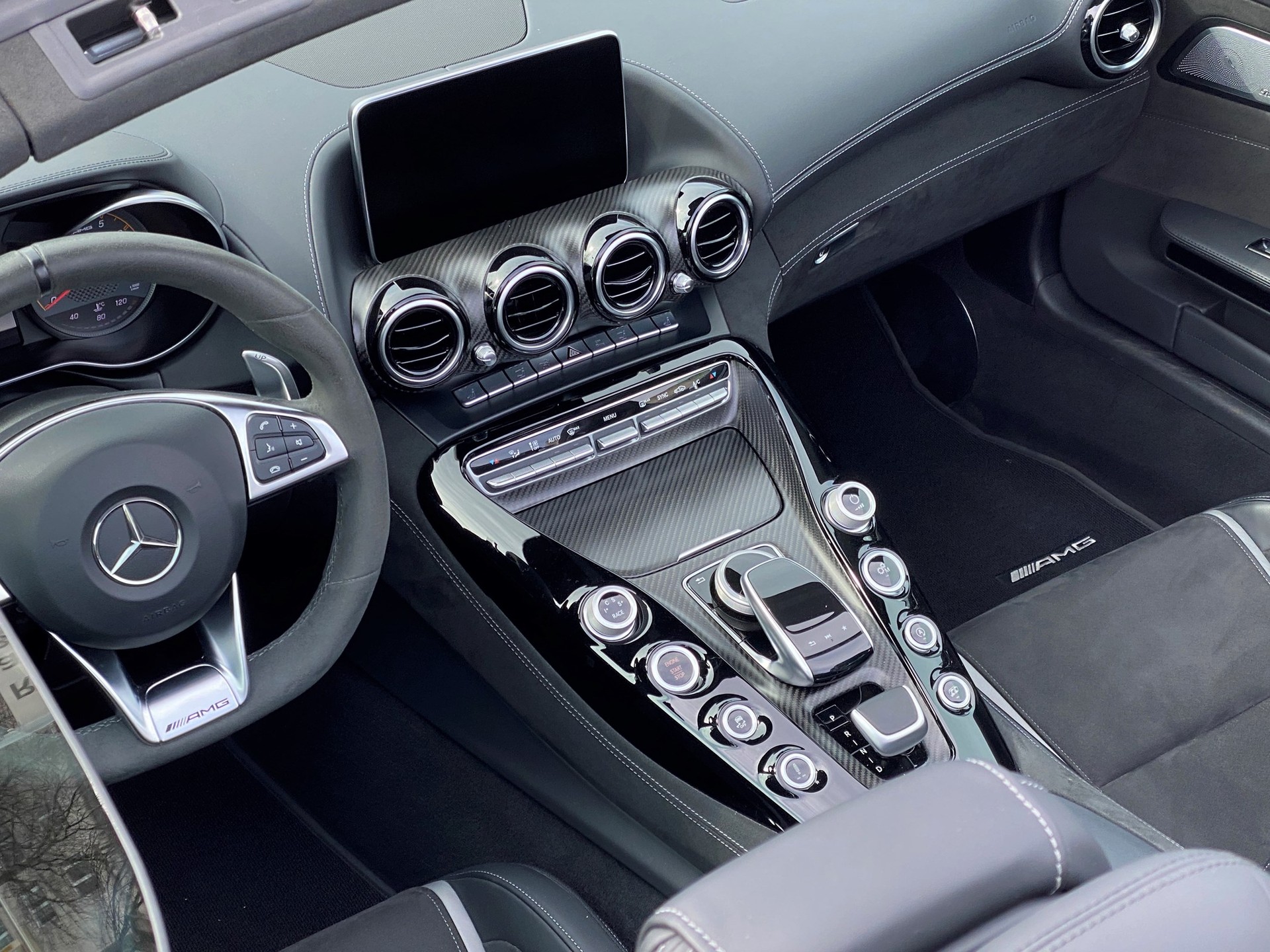 MERCEDES-BENZ AMG GT C Roadster Speedshift DCT-image-11