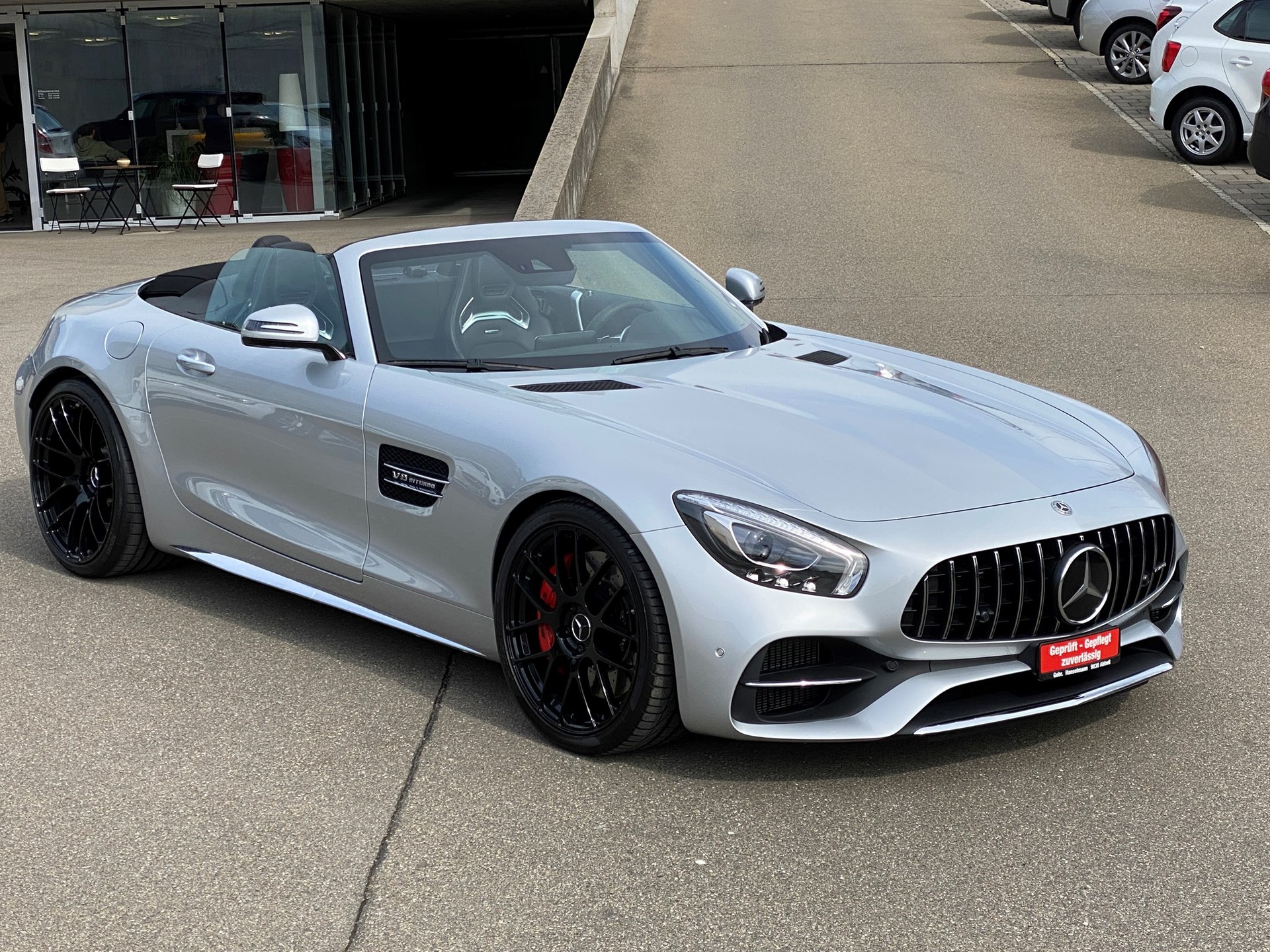 MERCEDES-BENZ AMG GT C Roadster Speedshift DCT-image-3