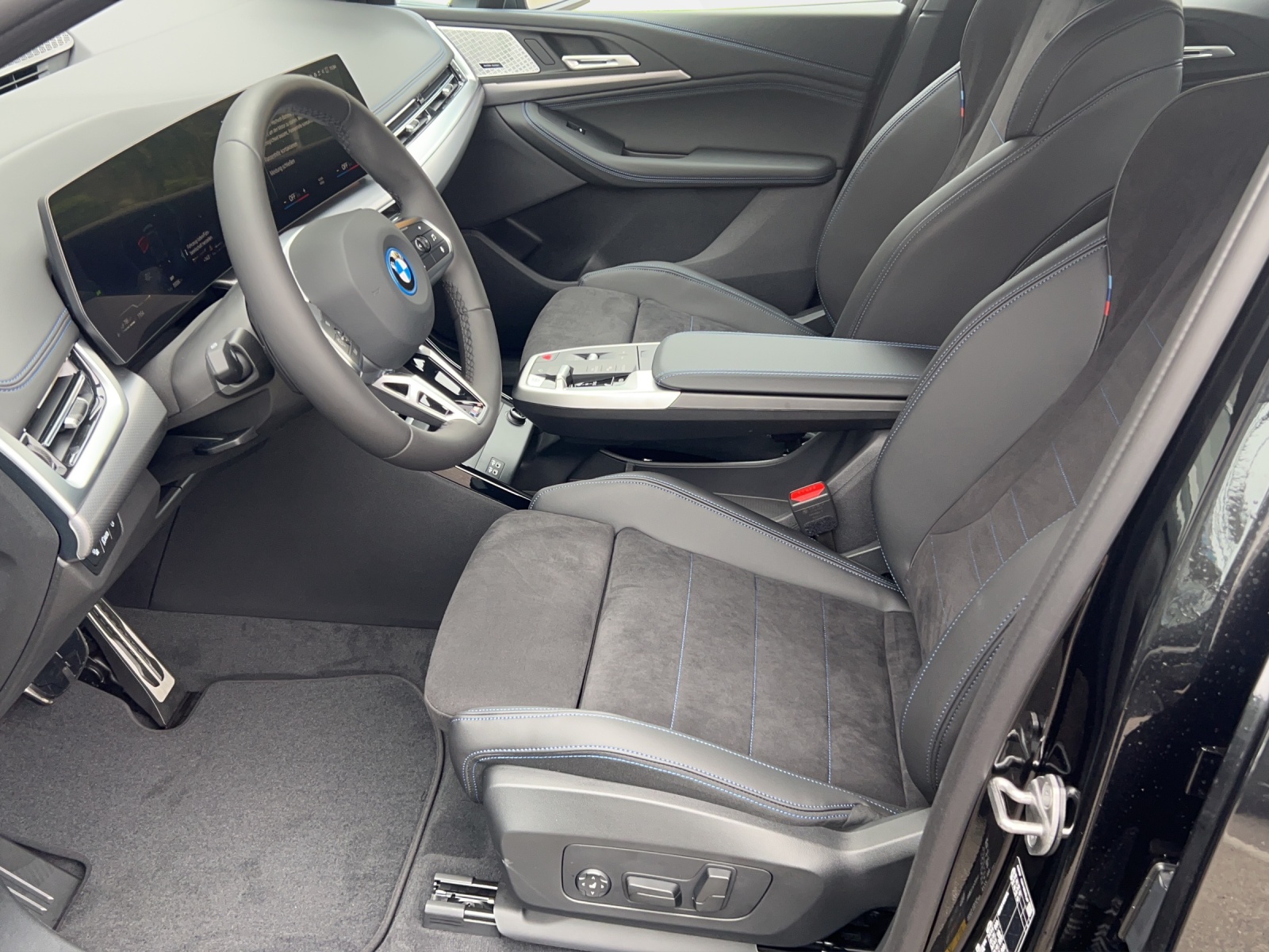 BMW 230e xDrive Active Tourer M Sport-image-8