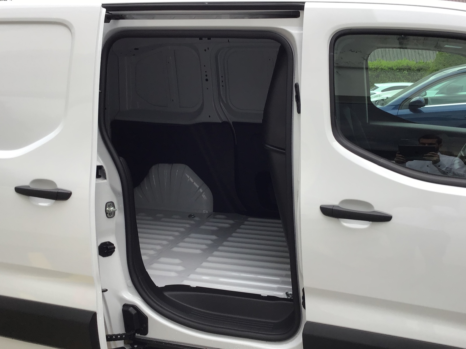 OPEL Combo Cargo 1.2 Turbo start/stop-image-7