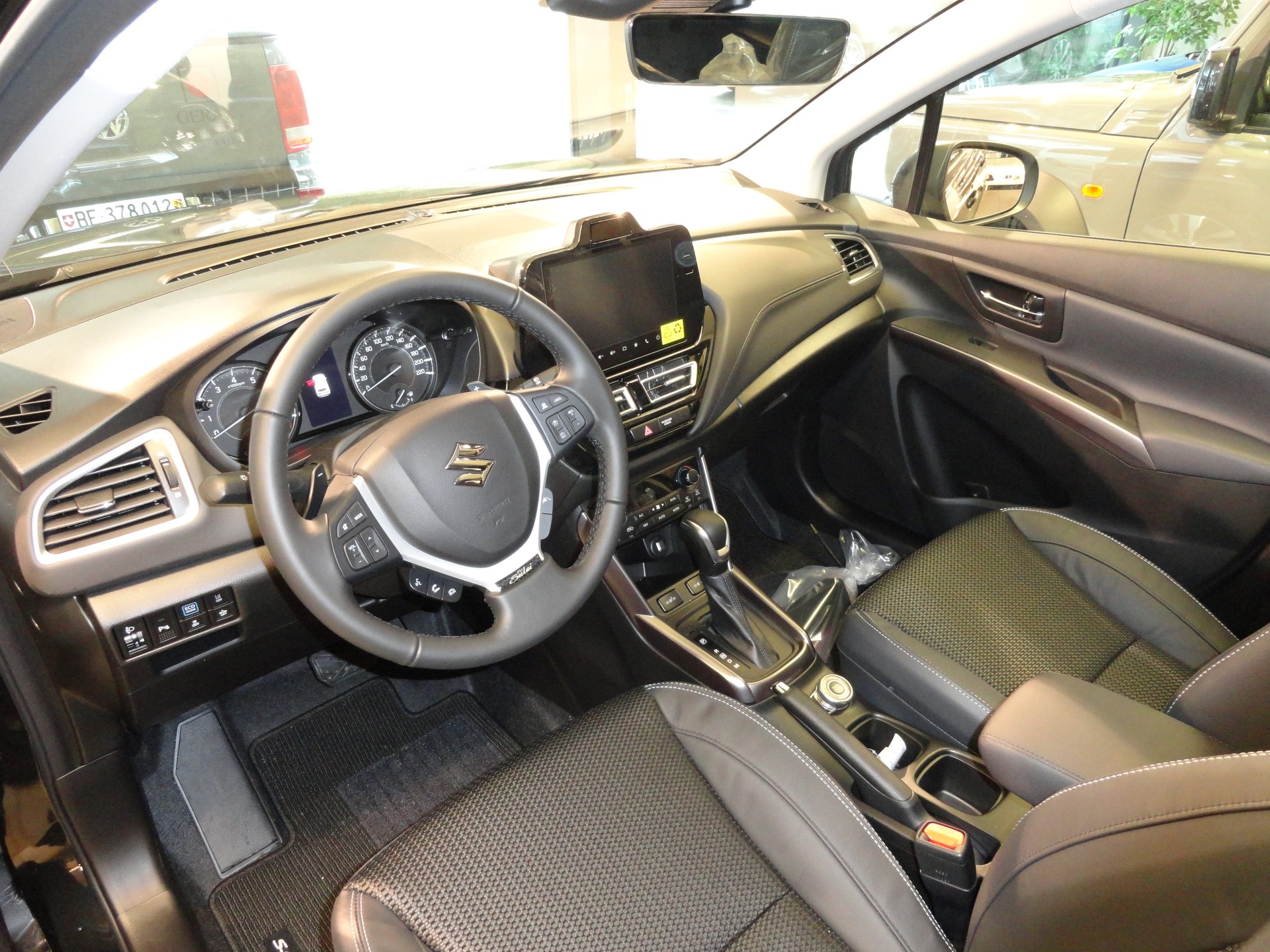 SUZUKI S-Cross 1.4 16V Piz Sulai Top MHD 4WD-showroom-element-2