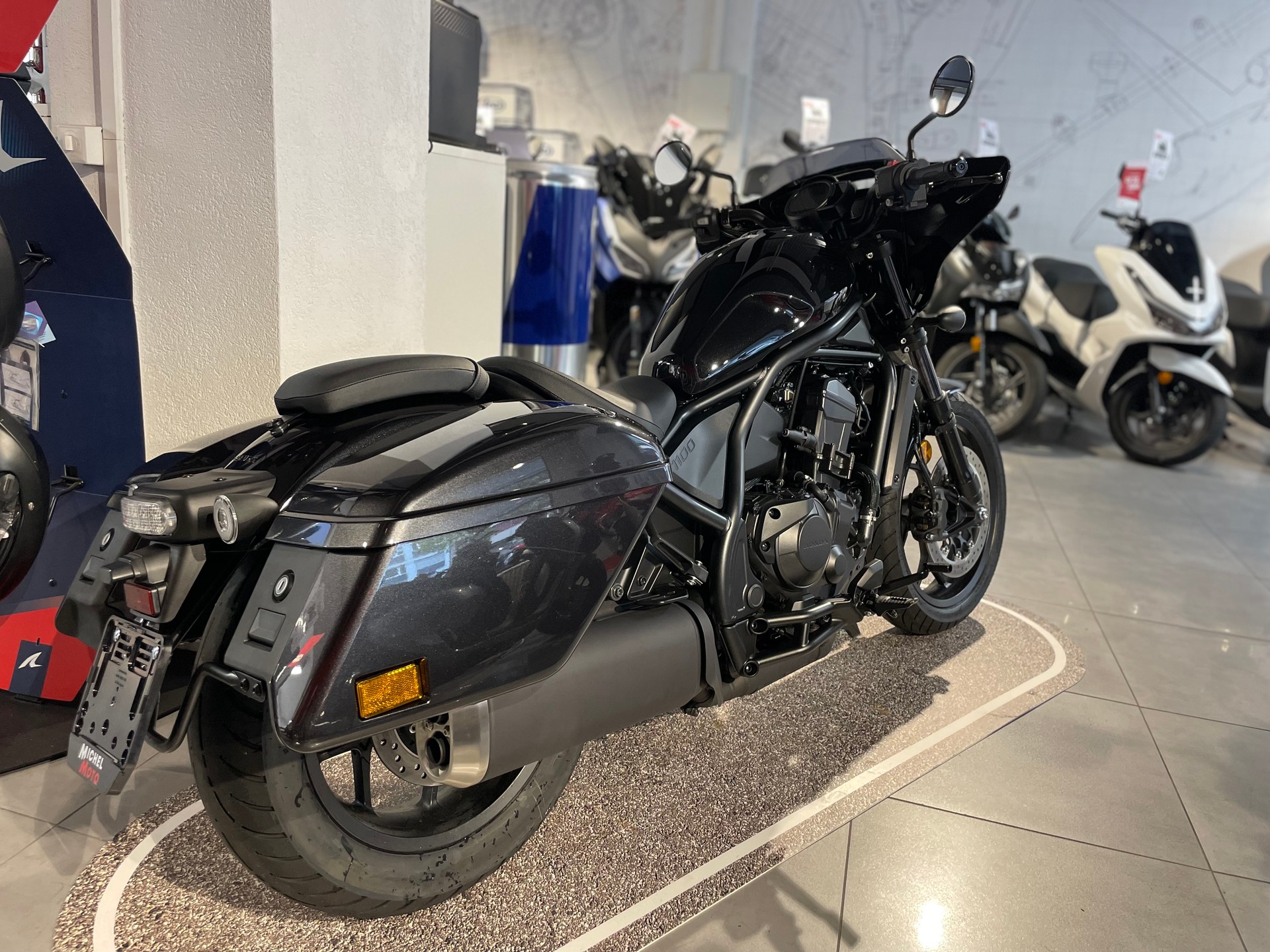 HONDA CMX 1100 Rebel Touring-image-2