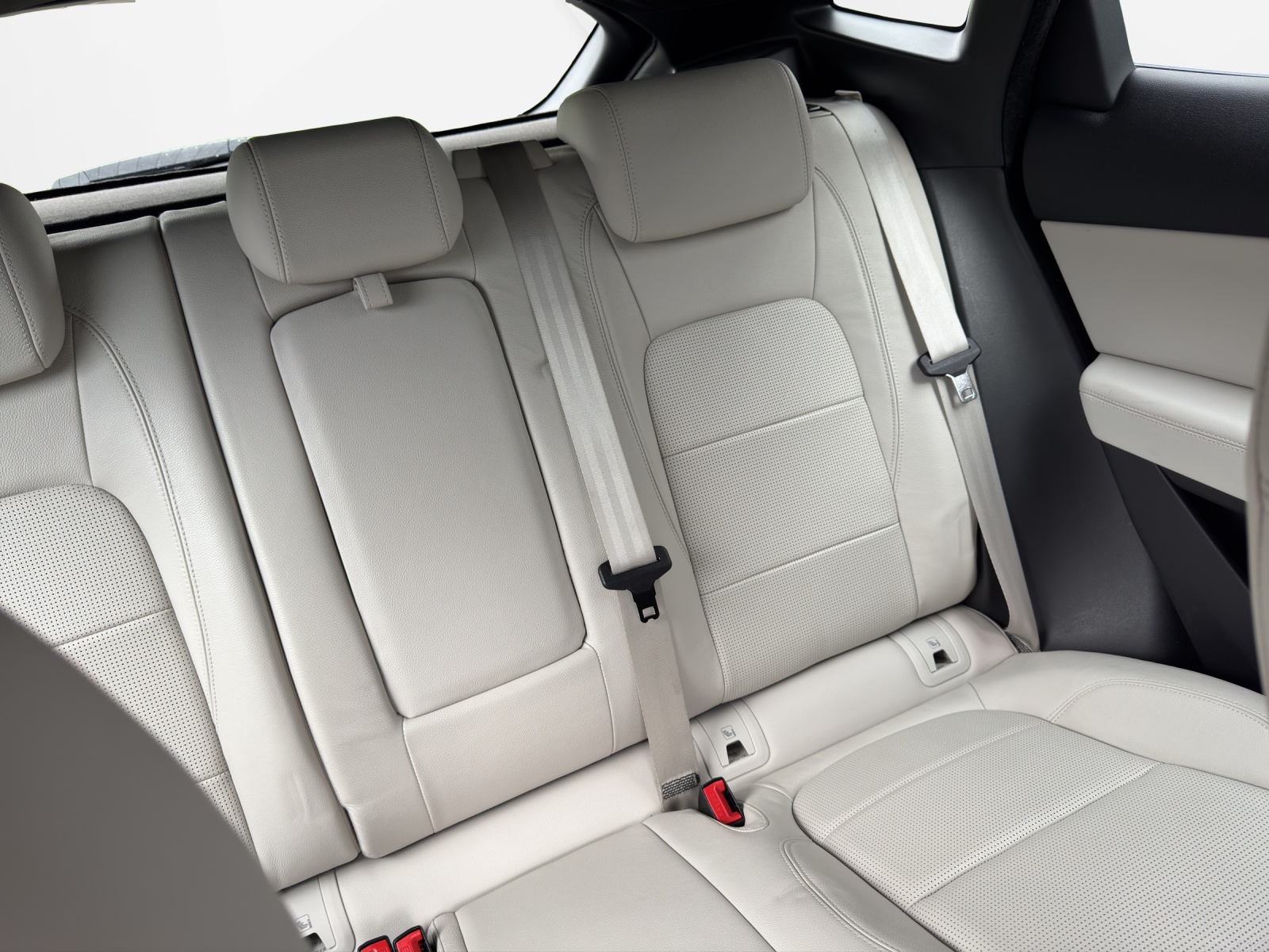 JAGUAR E-Pace 2.0 P250 R-Dynamic S AWD Automatik-image-14