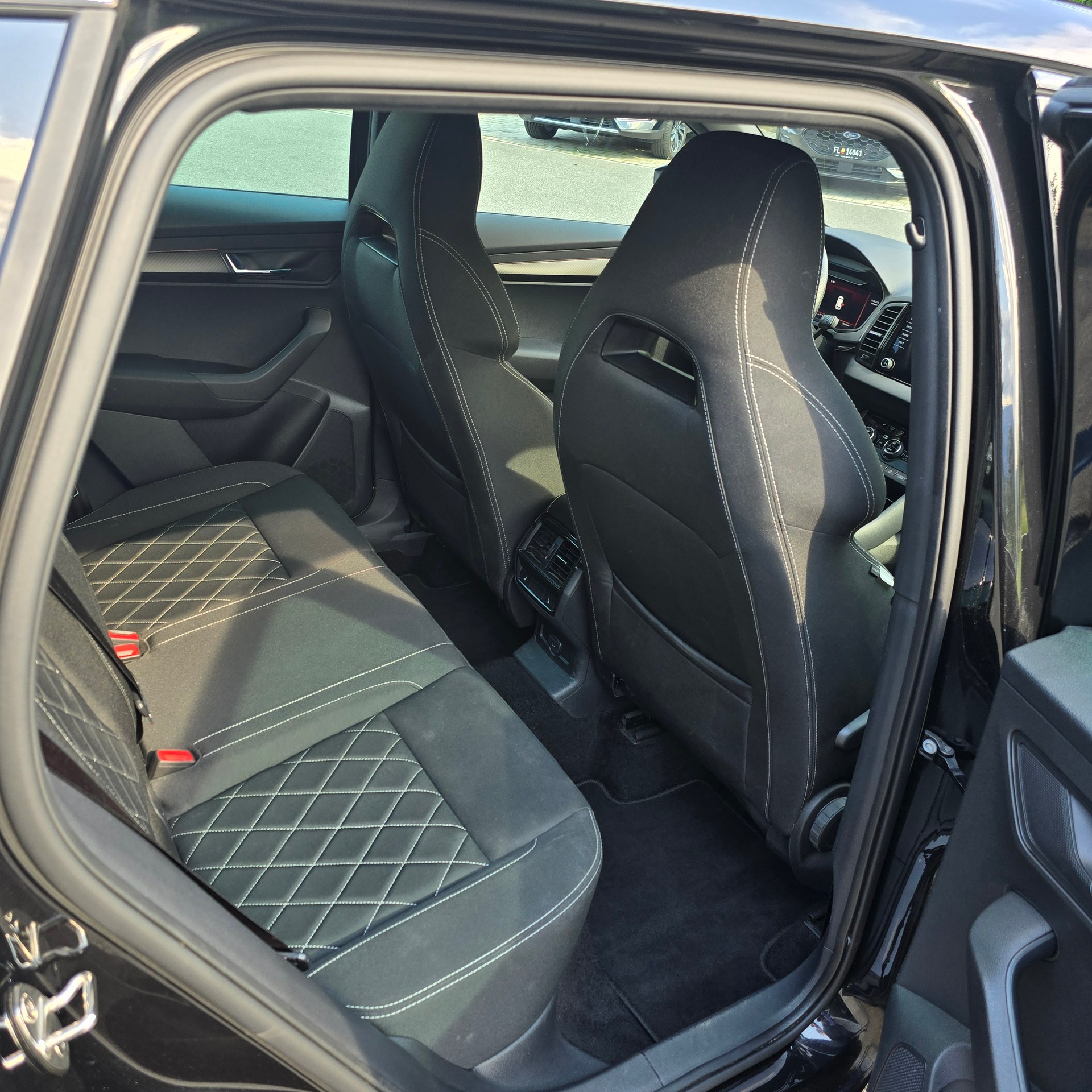 SKODA Karoq 1.5 TSI SportLine DSG-image-12