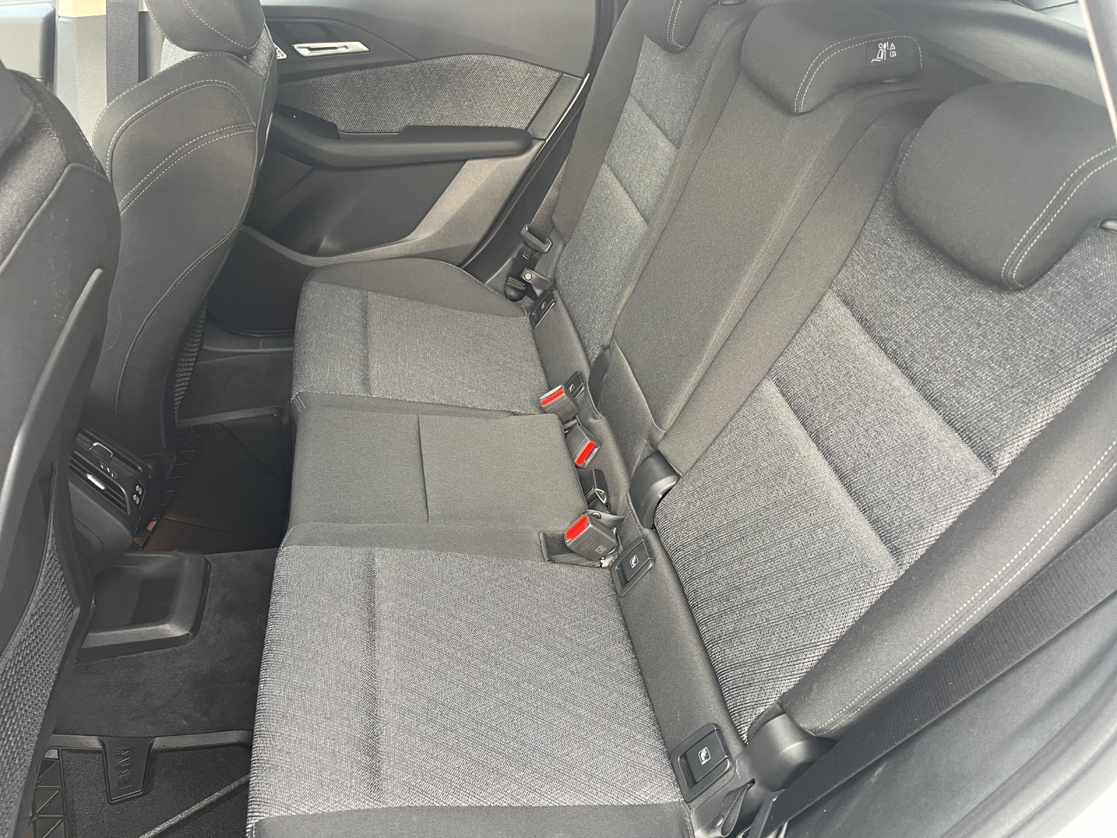 BMW 223d xDrive Active Tourer-image-10