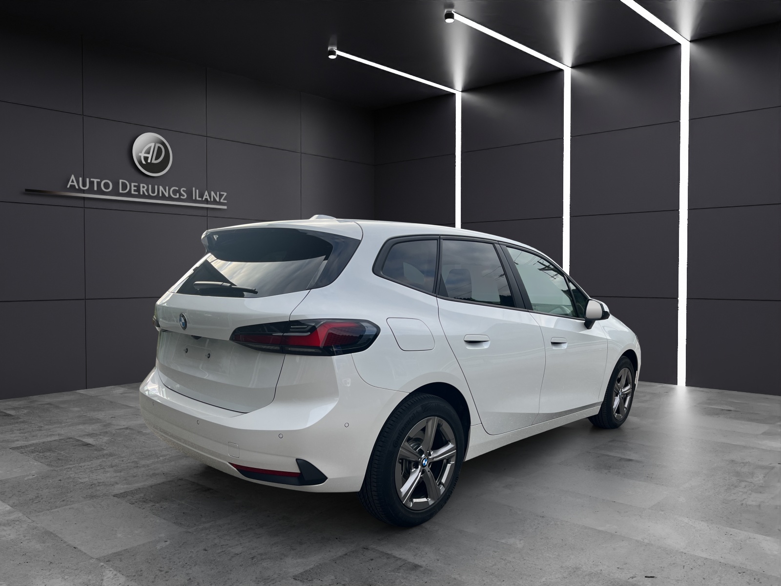 BMW 223d xDrive Active Tourer-showroom-element-2