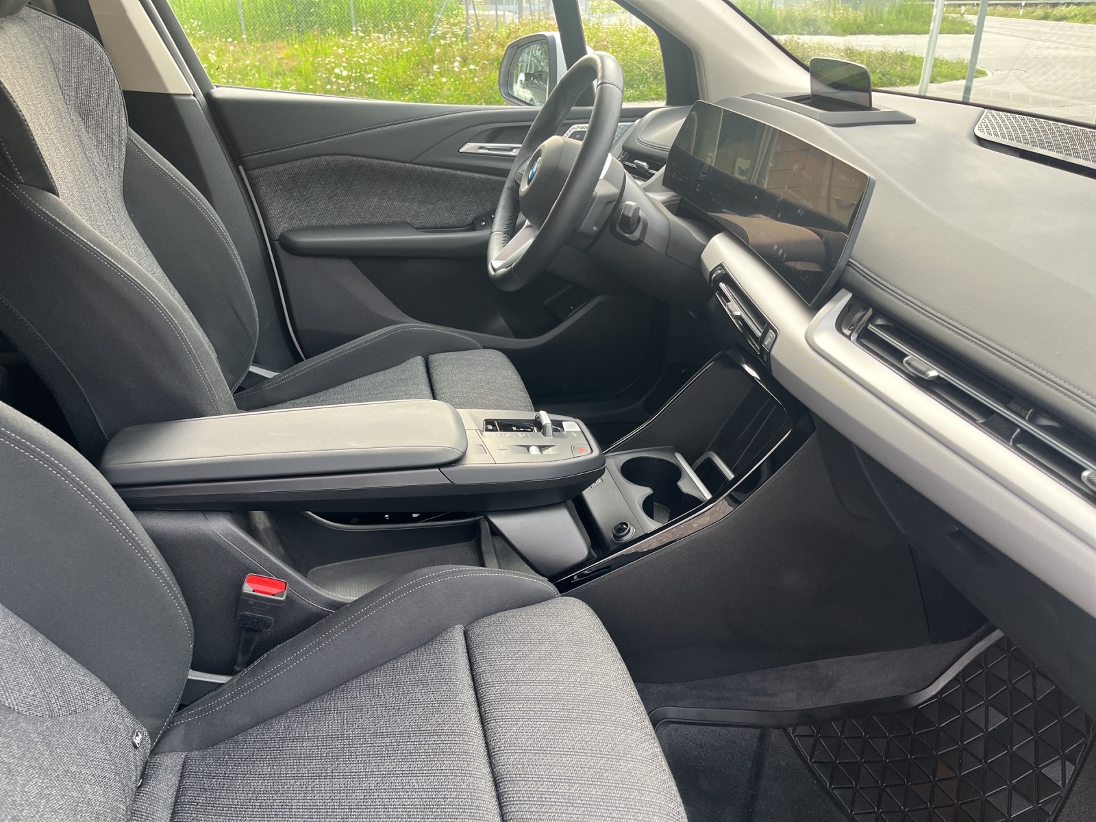 BMW 223d xDrive Active Tourer-image-12