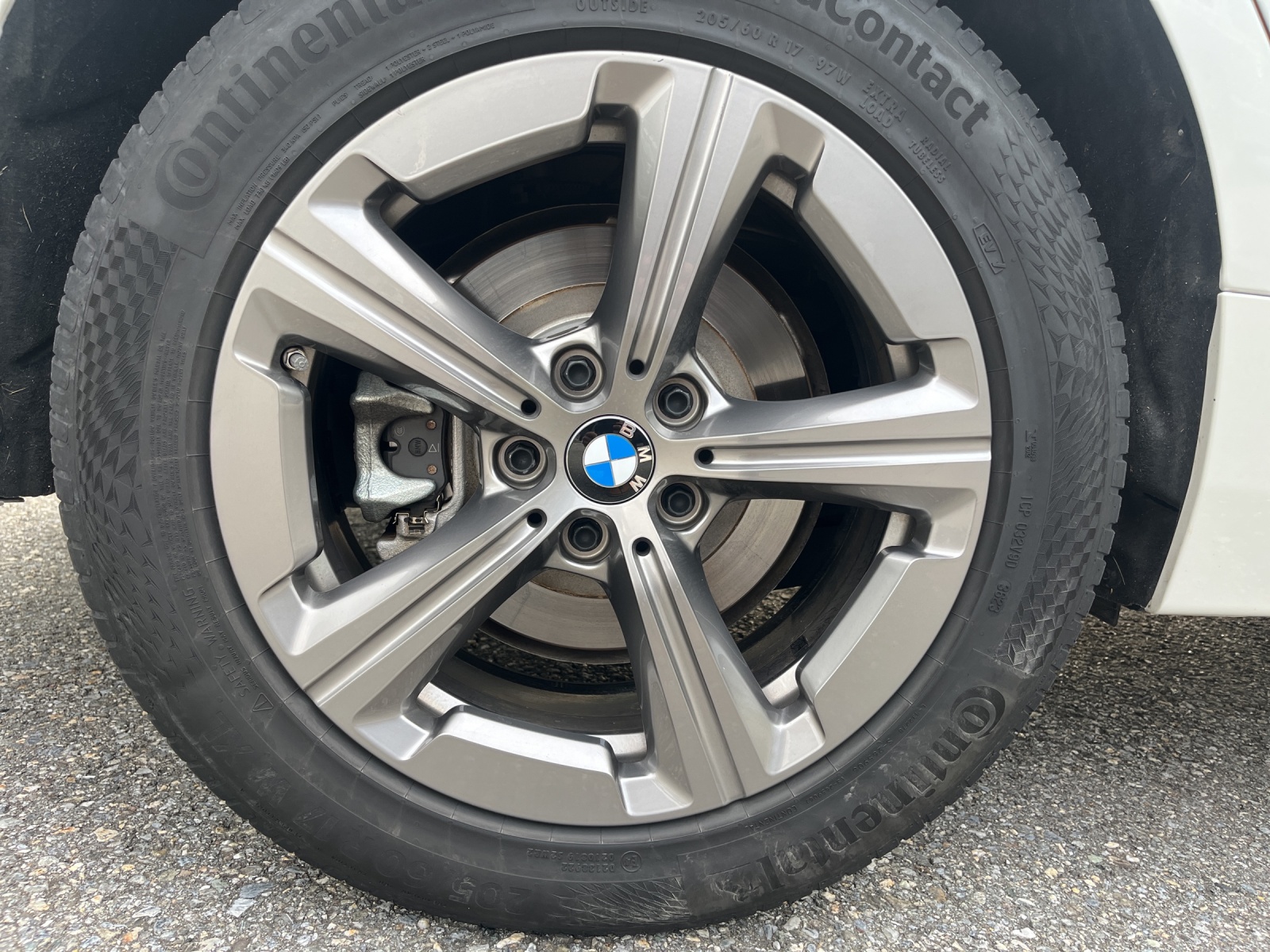 BMW 223d xDrive Active Tourer-image-13