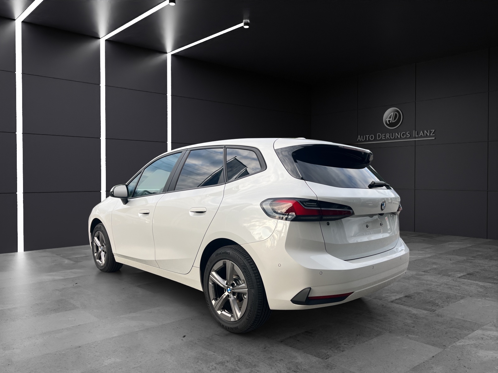 BMW 223d xDrive Active Tourer-showroom-element-3