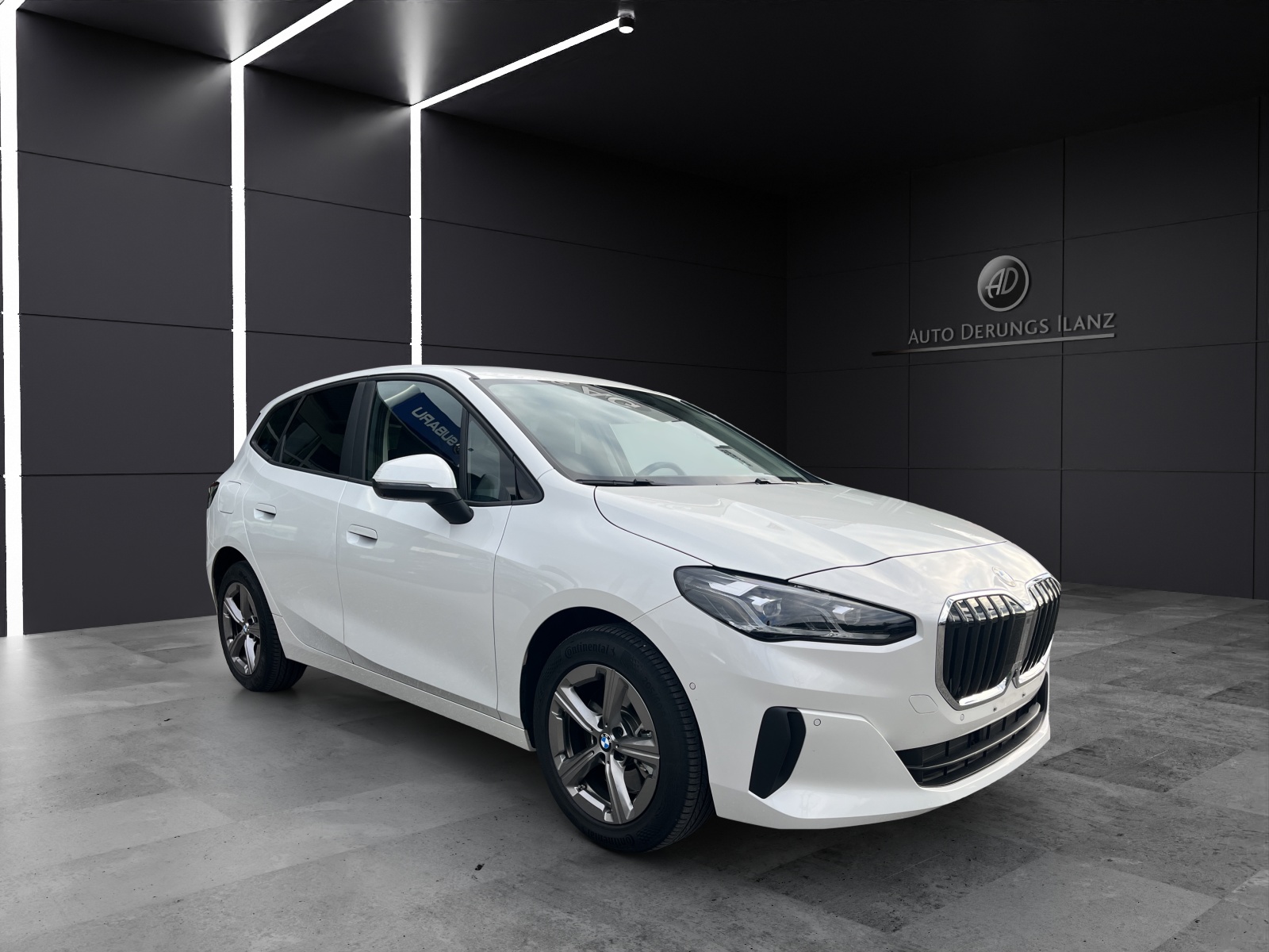 BMW 223d xDrive Active Tourer-showroom-element-1