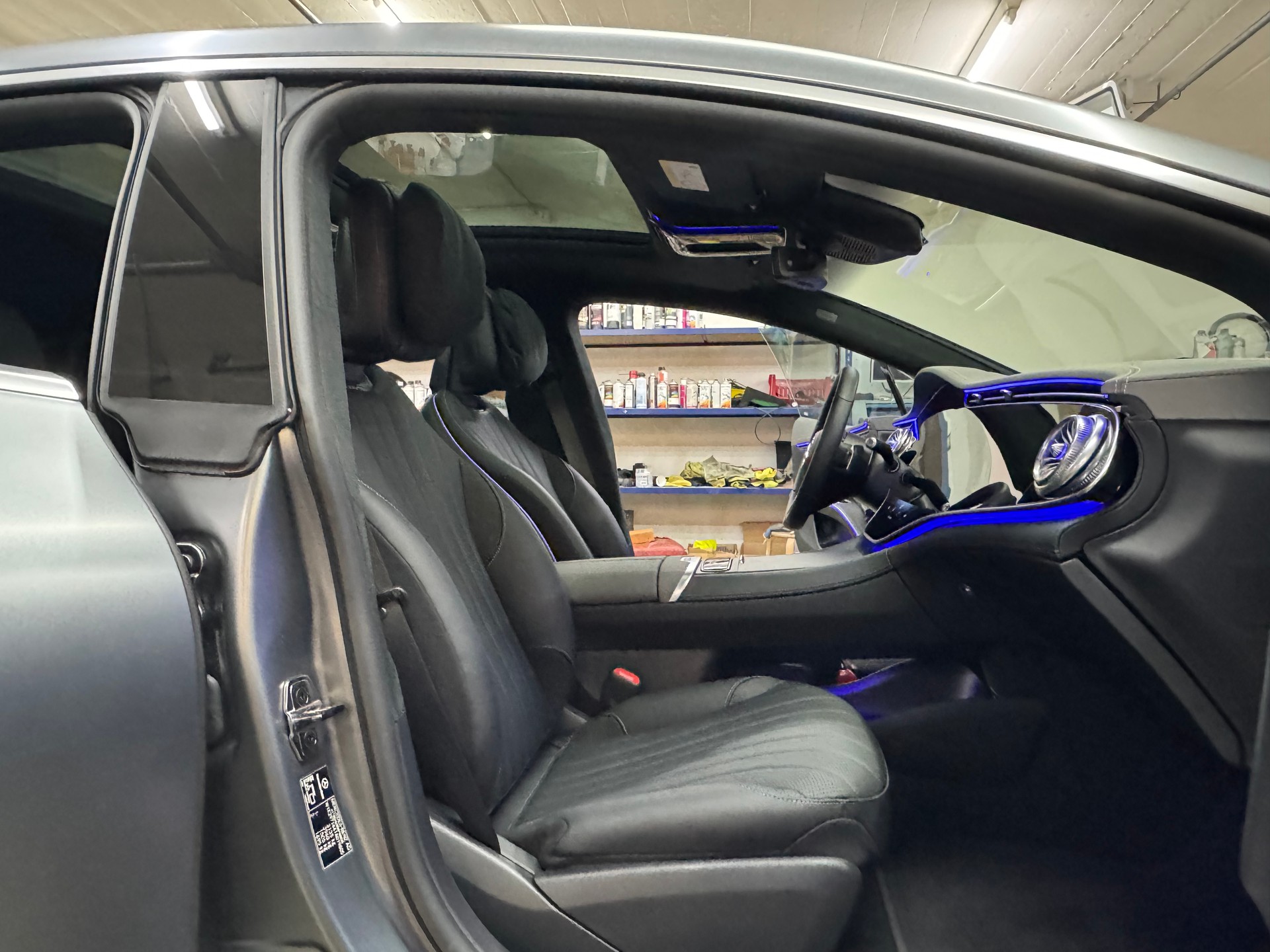 MERCEDES-BENZ EQS 580 4Matic Electric Art Line-image-12