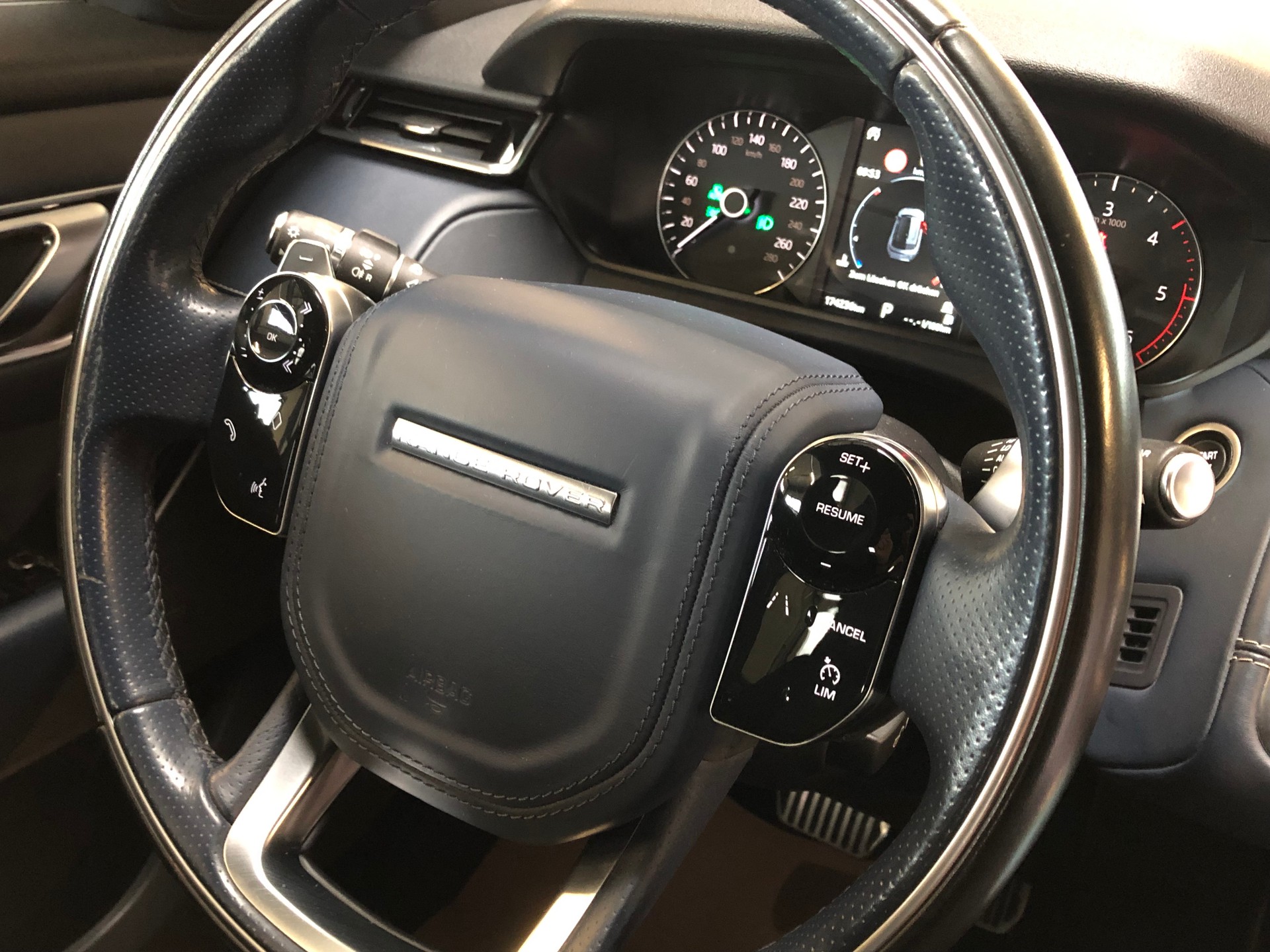 LAND ROVER Range Rover Velar R-Dynamic D 300 S Automatic-image-31