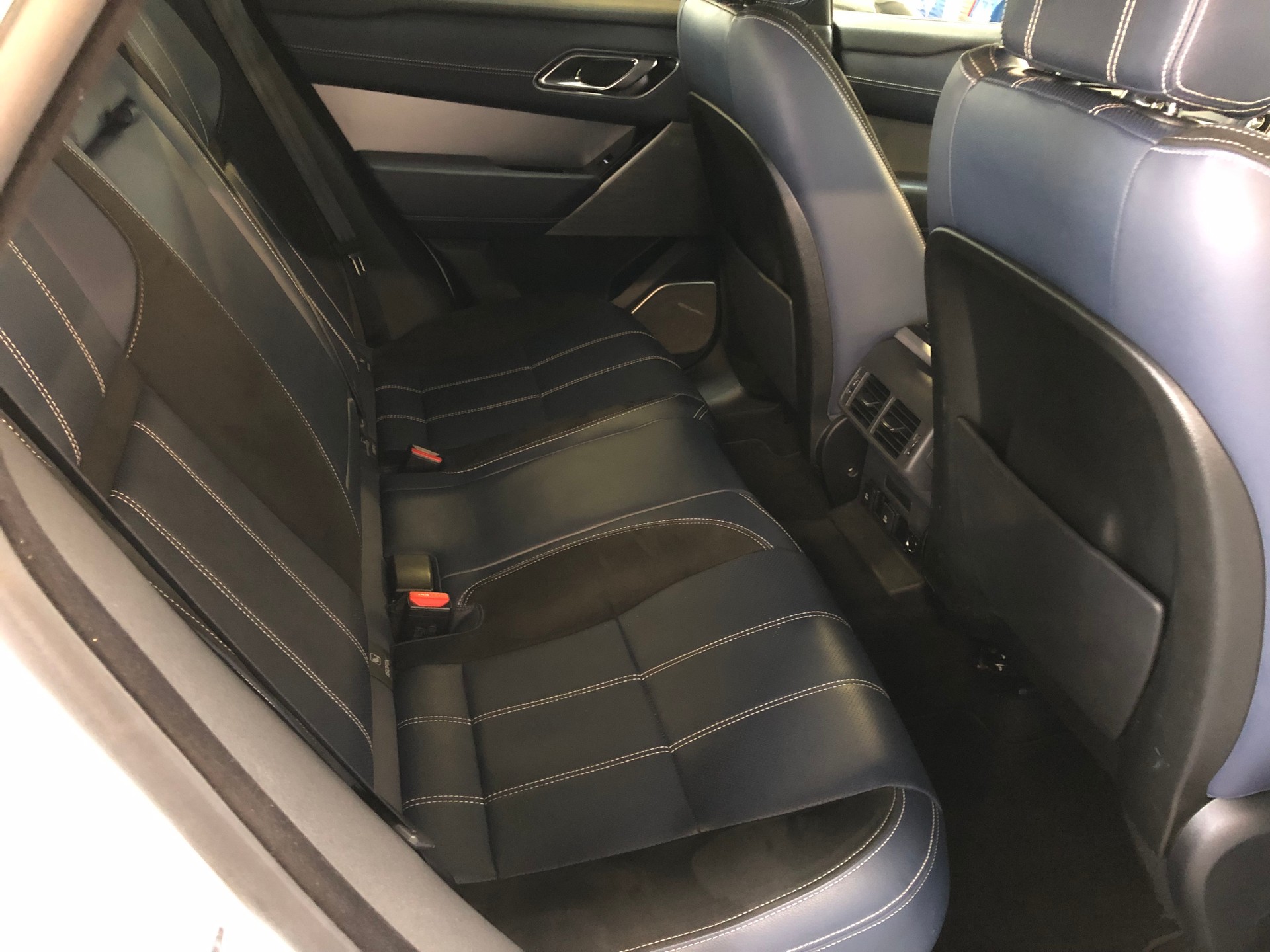 LAND ROVER Range Rover Velar R-Dynamic D 300 S Automatic-image-13