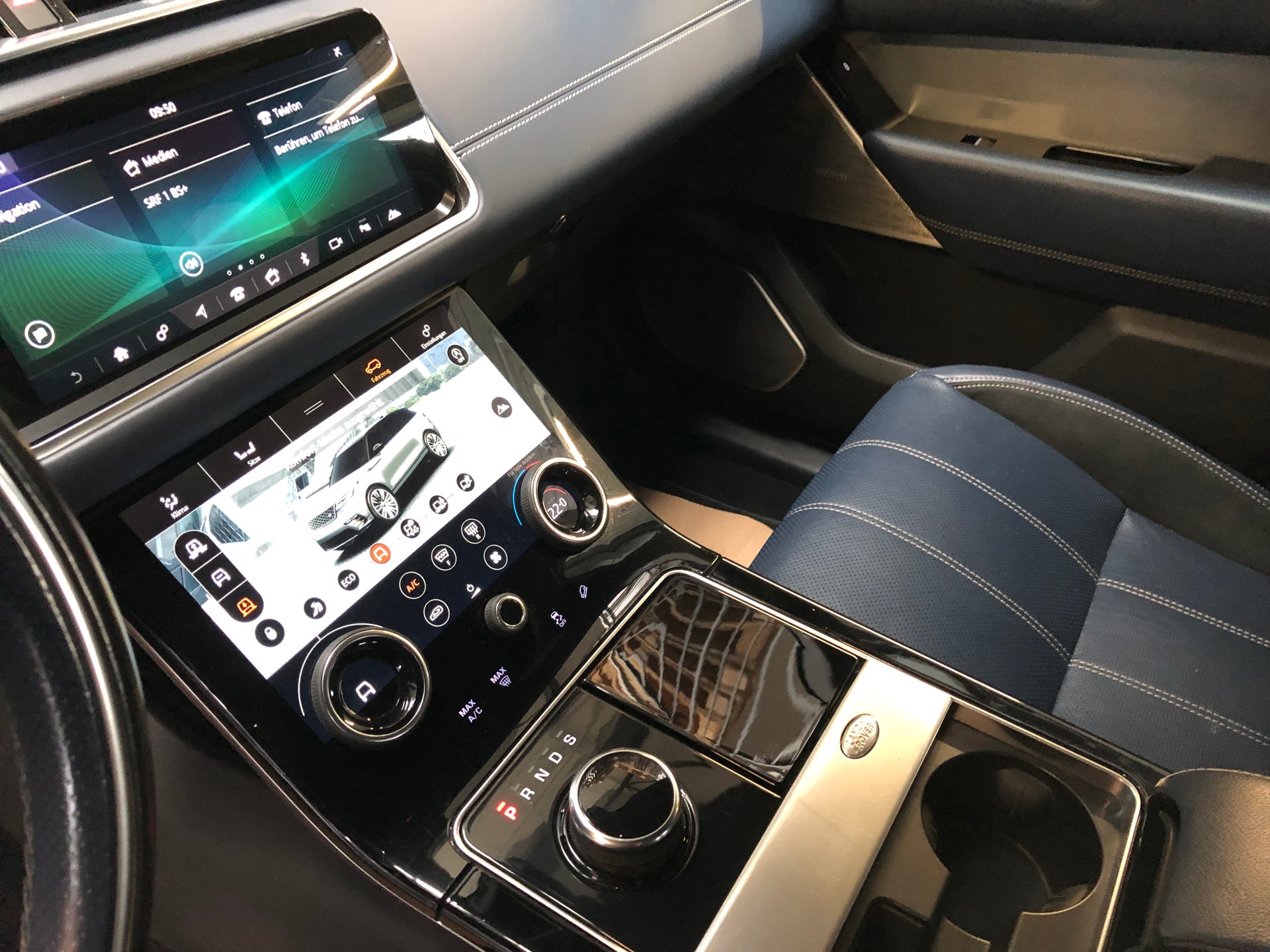 LAND ROVER Range Rover Velar R-Dynamic D 300 S Automatic-image-22