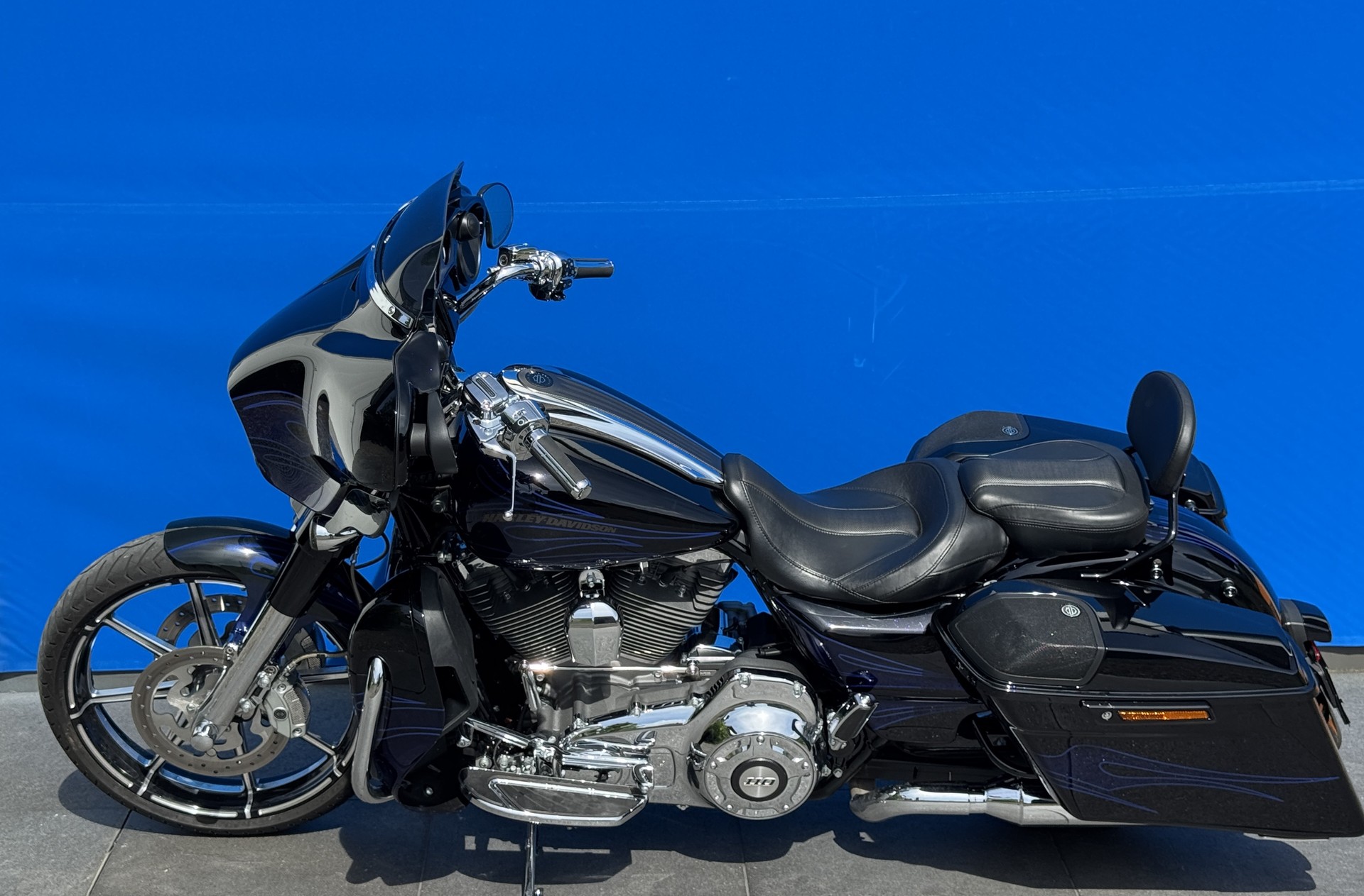 HARLEY-DAVIDSON FLHXSE Street Glide ABS CVO-image-15