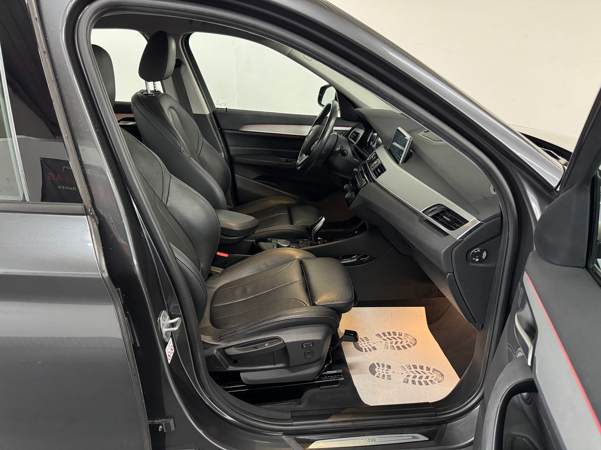 BMW X1 xDrive 18d Sport Line Steptronic-image-19