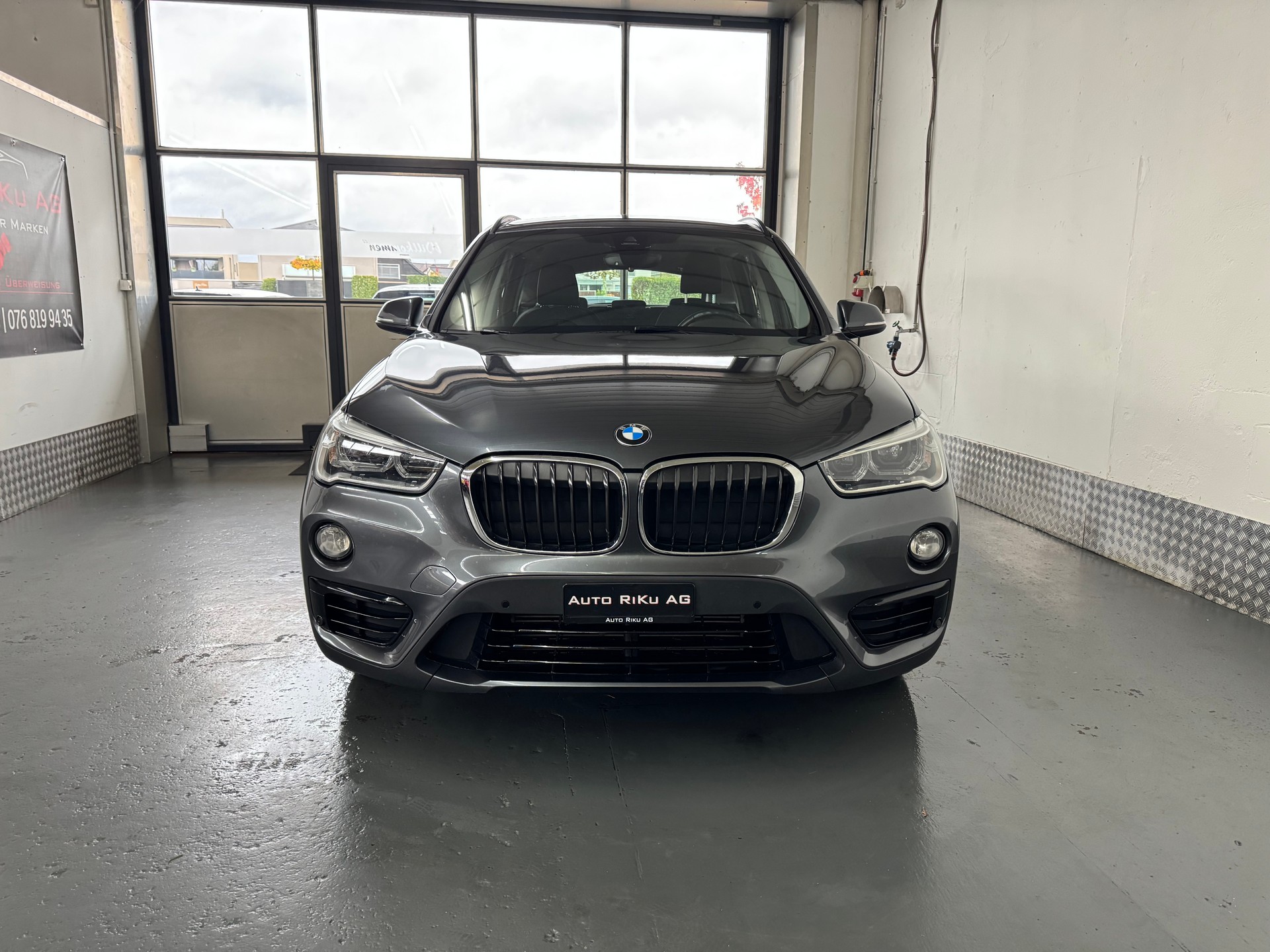 BMW X1 xDrive 18d Sport Line Steptronic-showroom-element-3