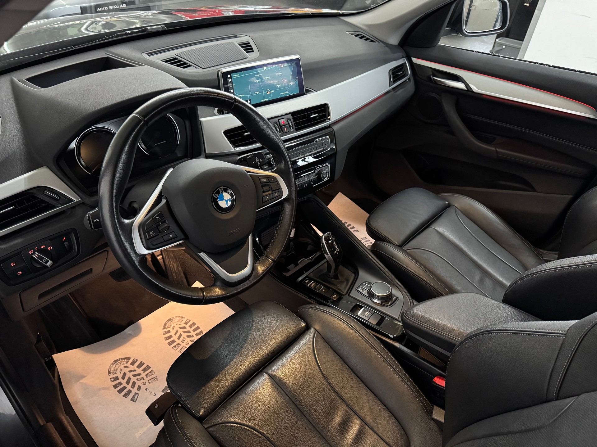 BMW X1 xDrive 18d Sport Line Steptronic-image-13