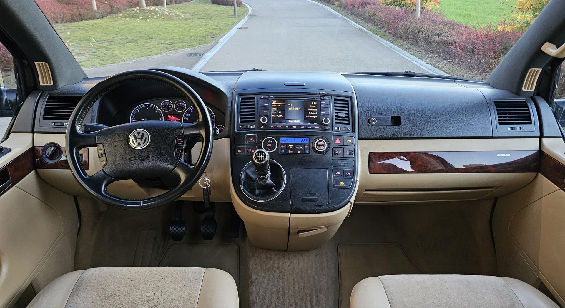VW T5 Multivan Highline 2.5 TDI-image-4