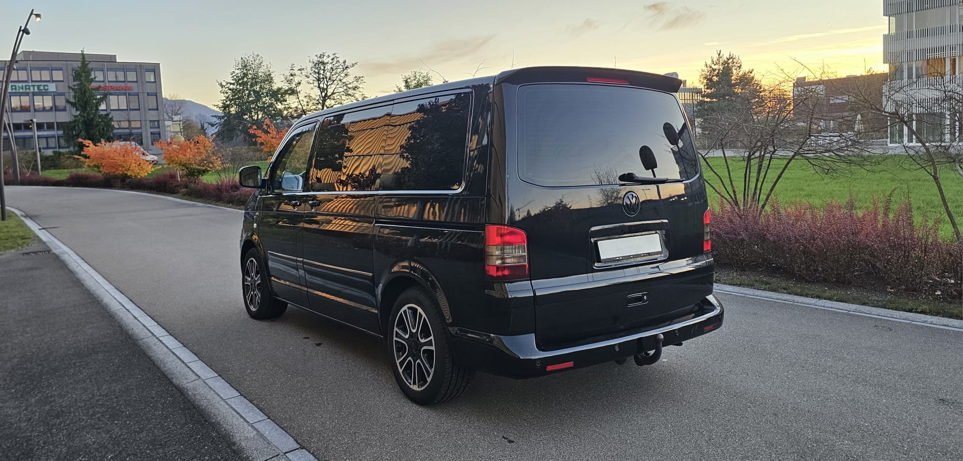 VW T5 Multivan Highline 2.5 TDI-image-2