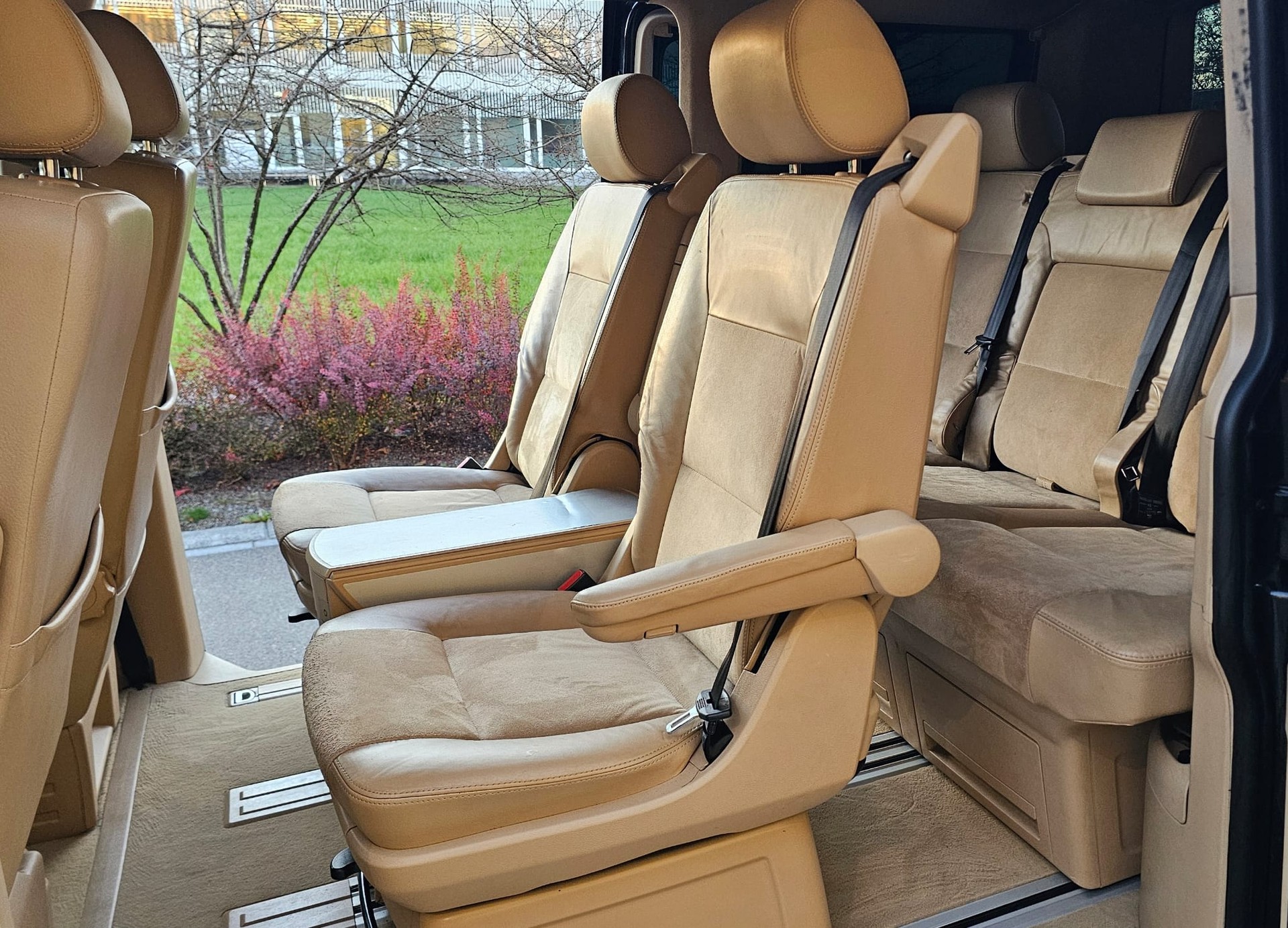VW T5 Multivan Highline 2.5 TDI-image-5
