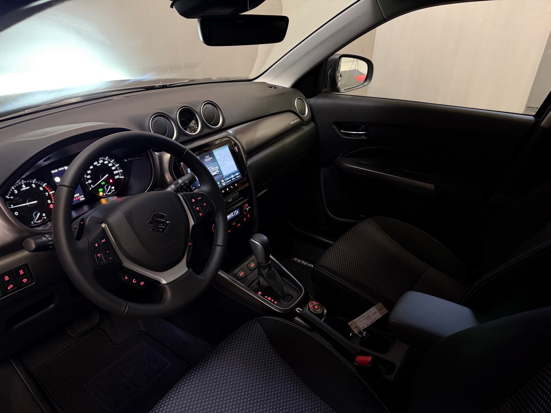 SUZUKI Vitara 1.4 Boosterjet Compact + 4x4 Hybrid Automatic-image-12