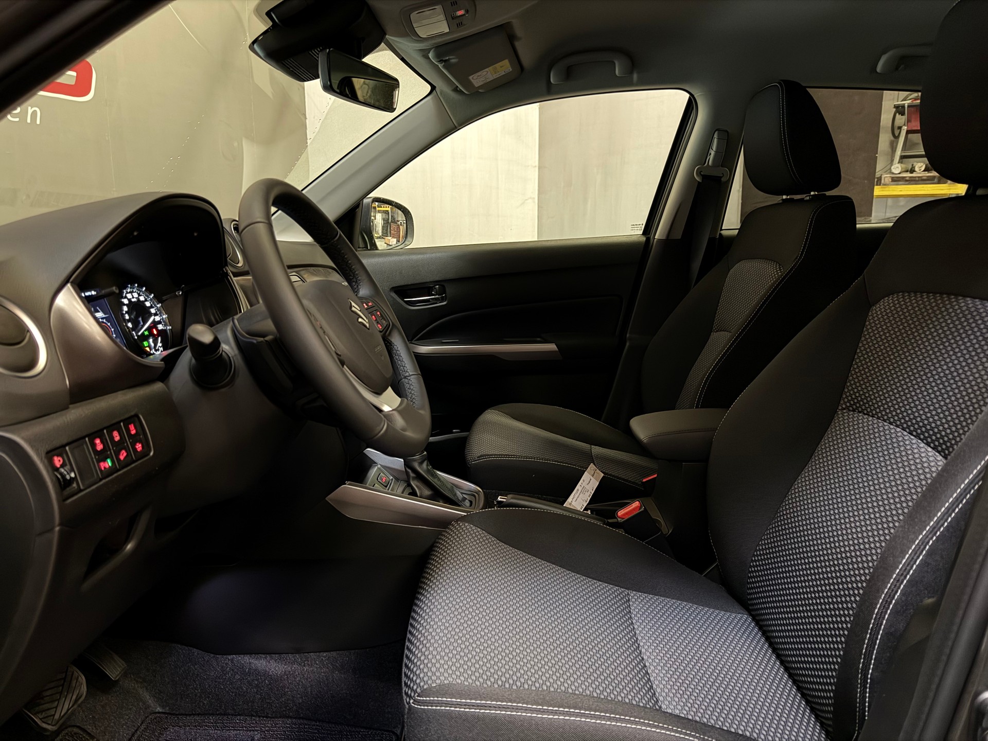 SUZUKI Vitara 1.4 Boosterjet Compact + 4x4 Hybrid Automatic-image-10