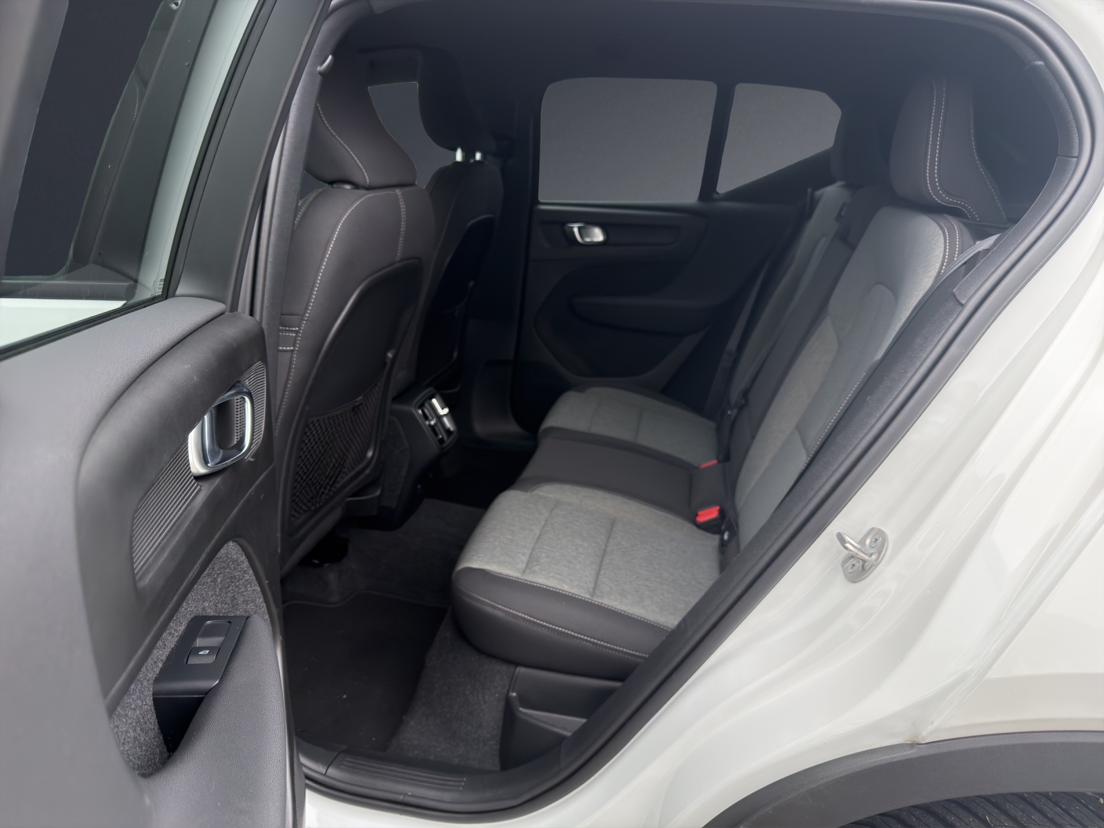 VOLVO XC40 T2 Core Geartronic-image-10