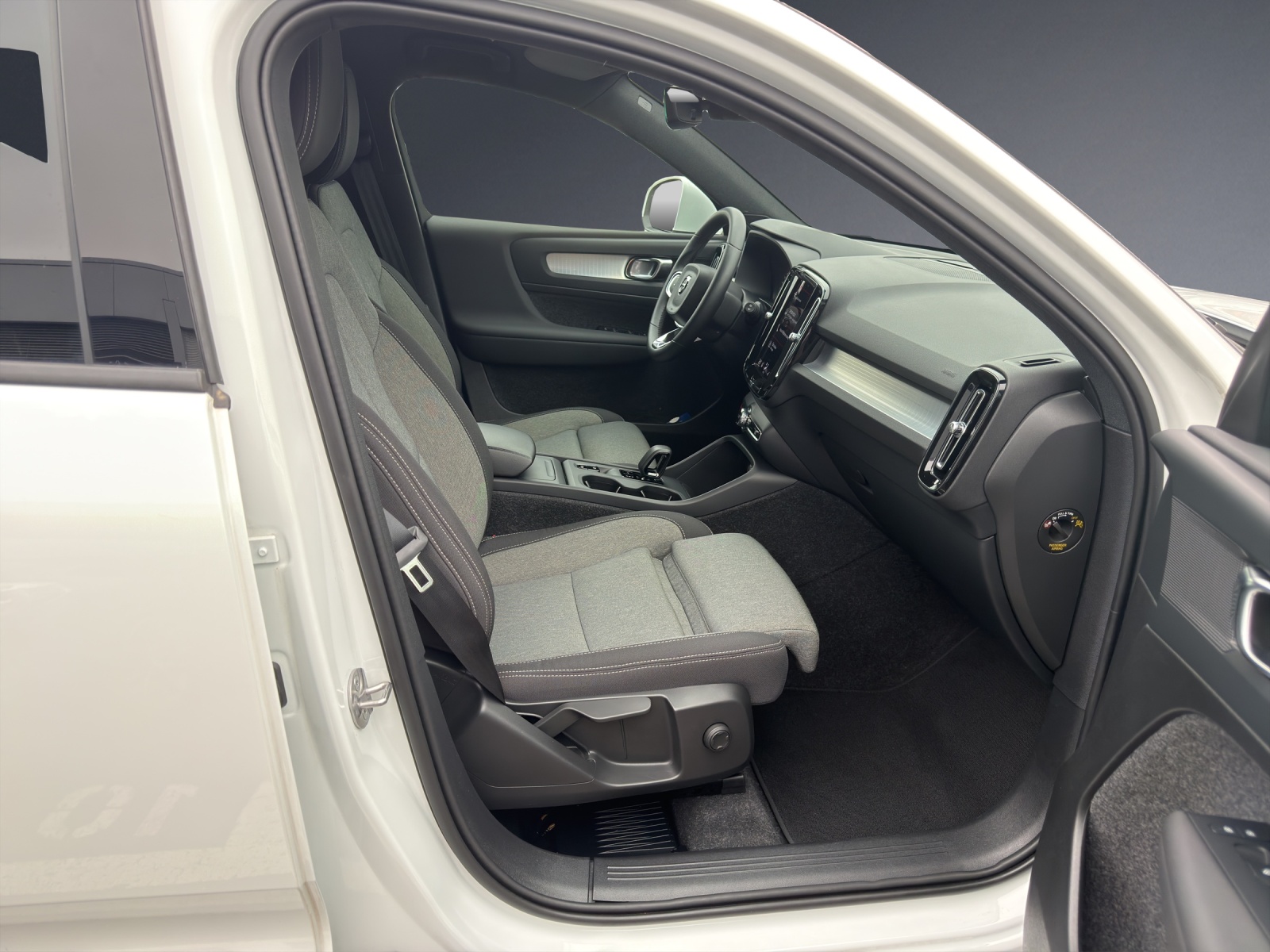 VOLVO XC40 T2 Core Geartronic-image-6