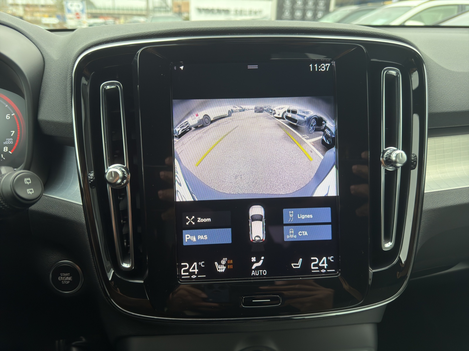 VOLVO XC40 T2 Core Geartronic-image-15