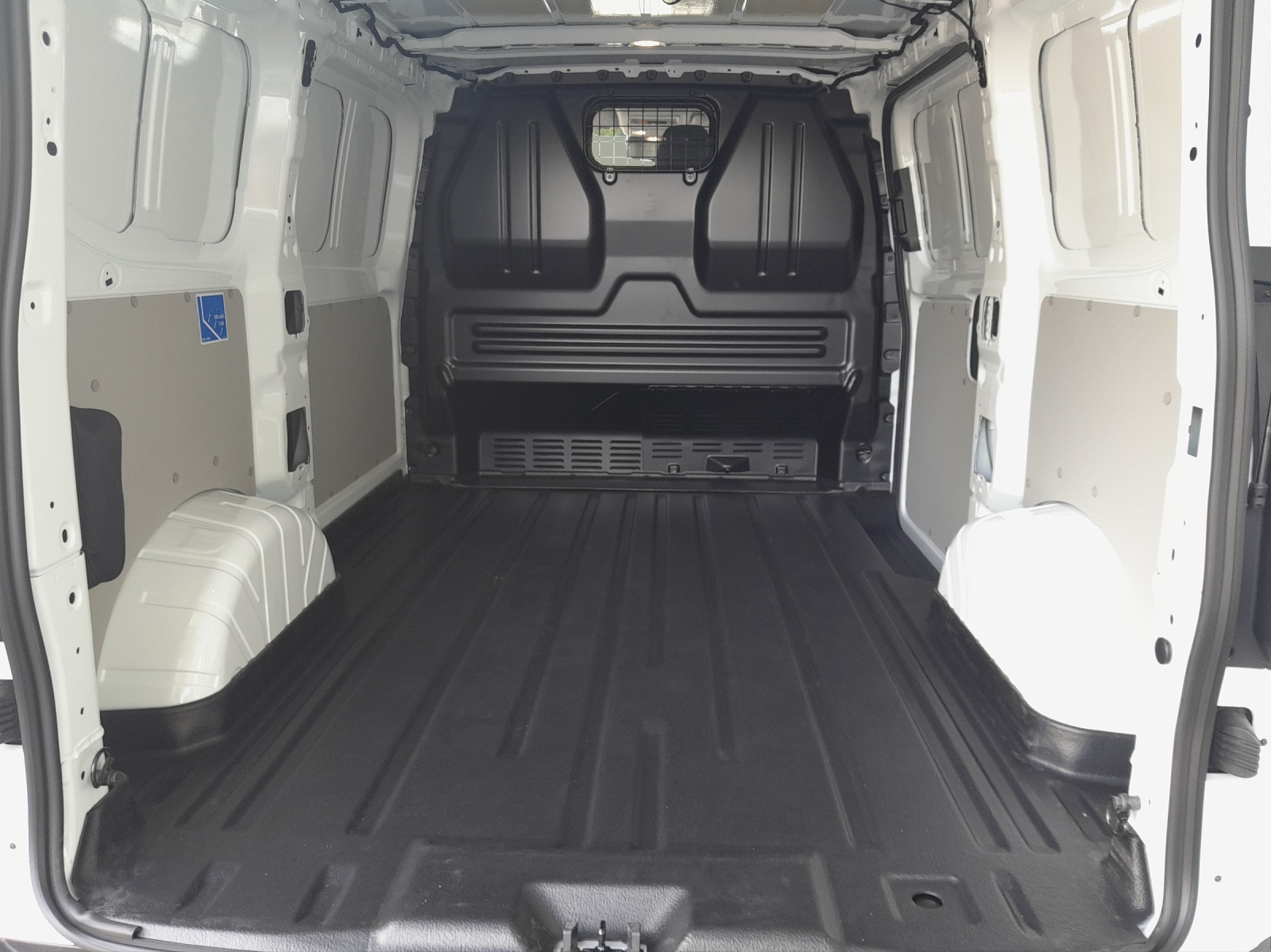 VW e-Transporter 70 kWh-image-12